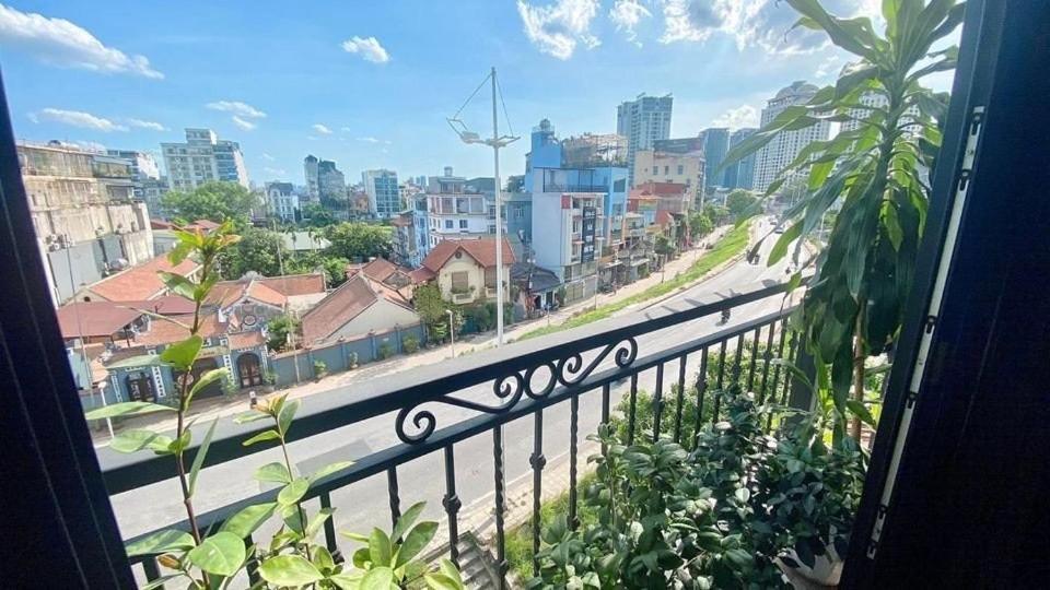 2 Bedrooms/ Balcony Apartment Hanoi