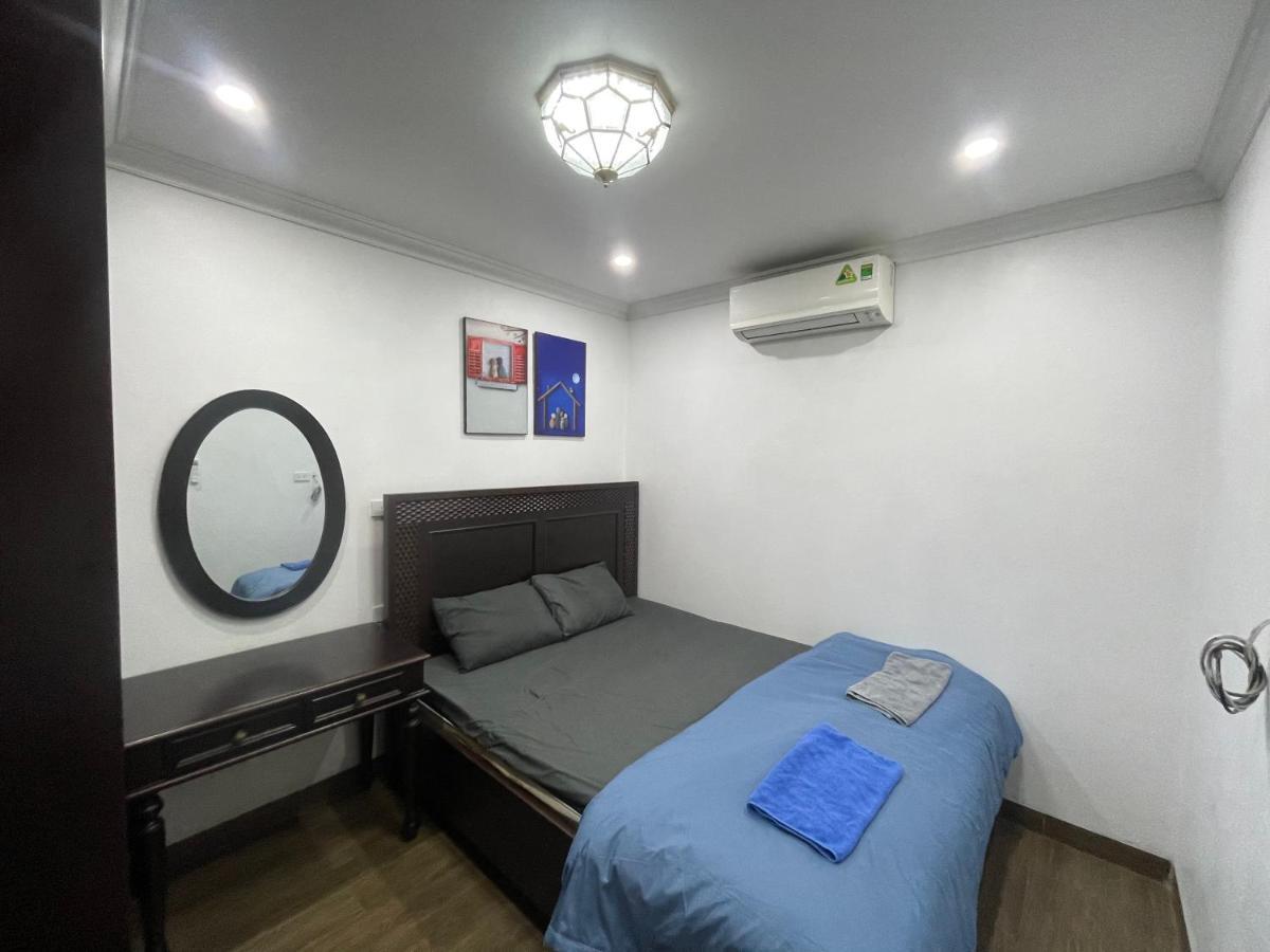 2 Bedrooms/ Balcony *