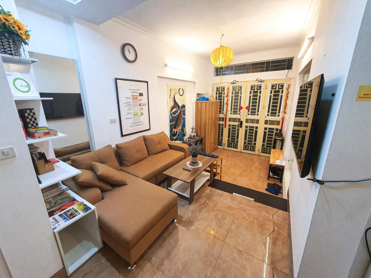 Homestay Location 3-4-5 Bedrooms House In Centre Of Ha Noi - Clean, Cozy And Private - The Tournesol *