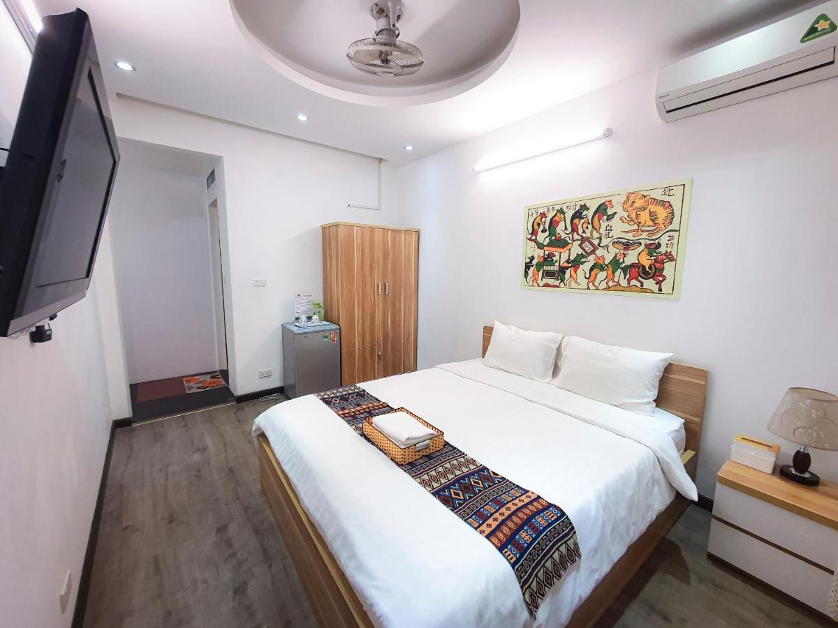 Homestay Location 3-4-5 Bedrooms House In Centre Of Ha Noi - Clean, Cozy And Private - The Tournesol *