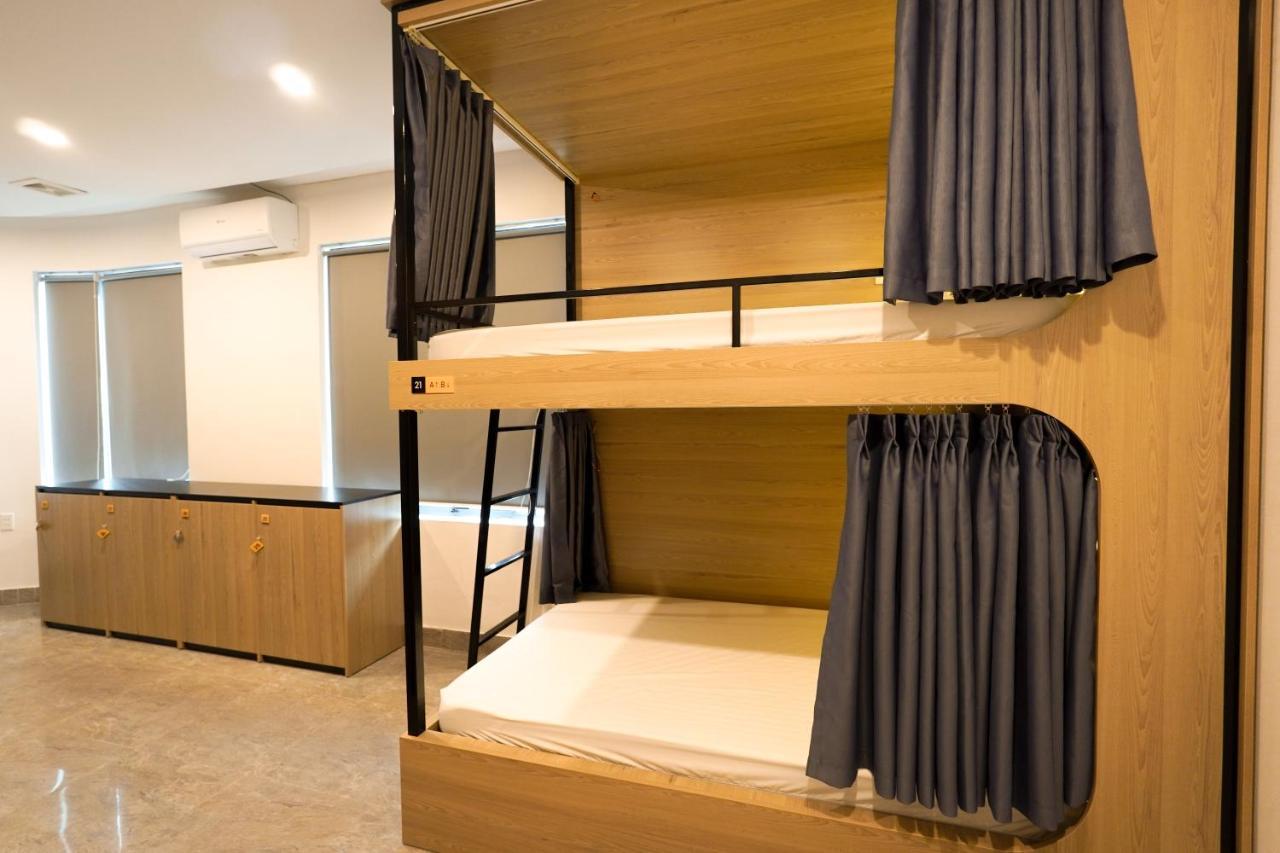 Capsule hotel Motogo