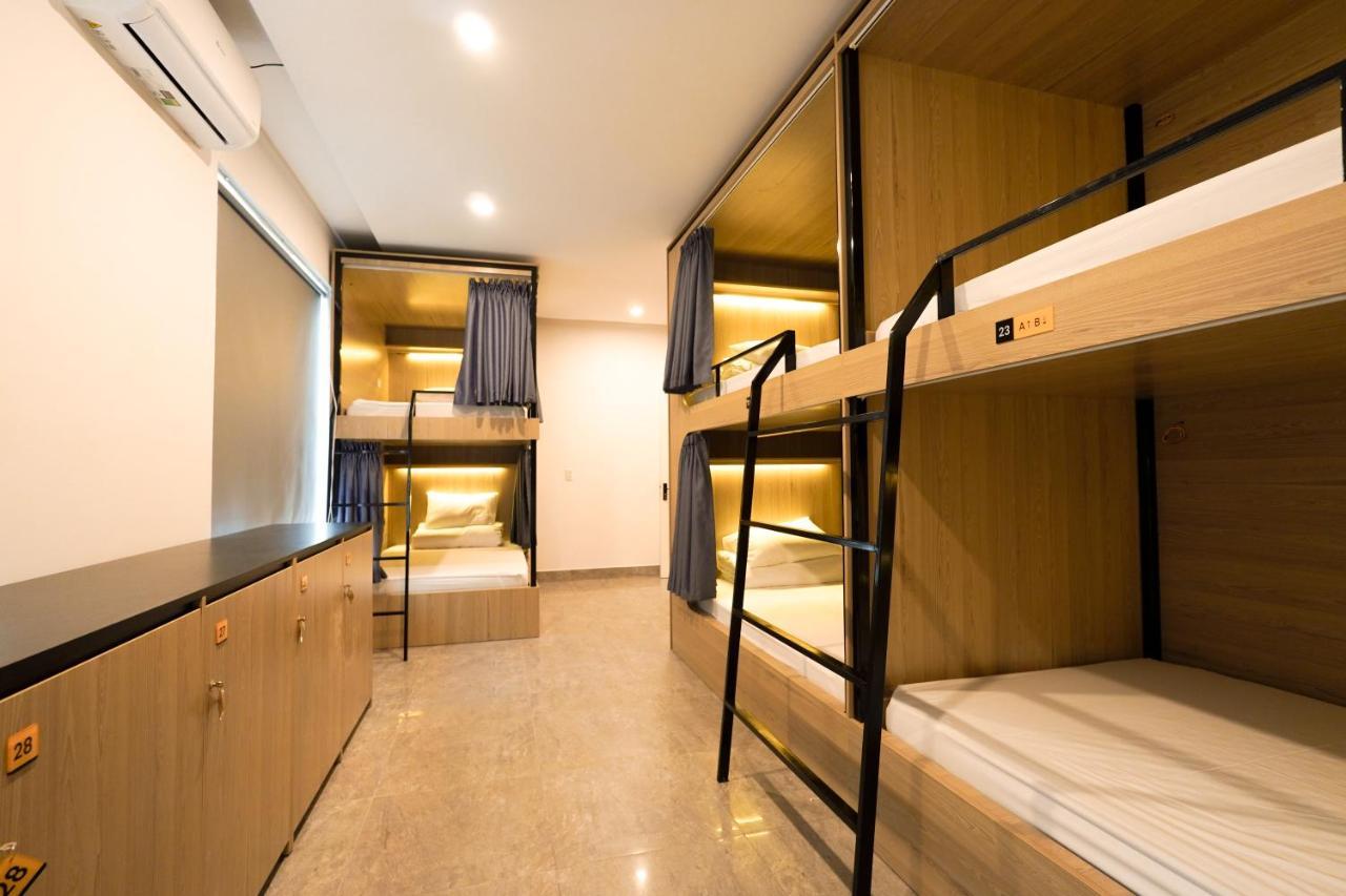 Capsule hotel Motogo