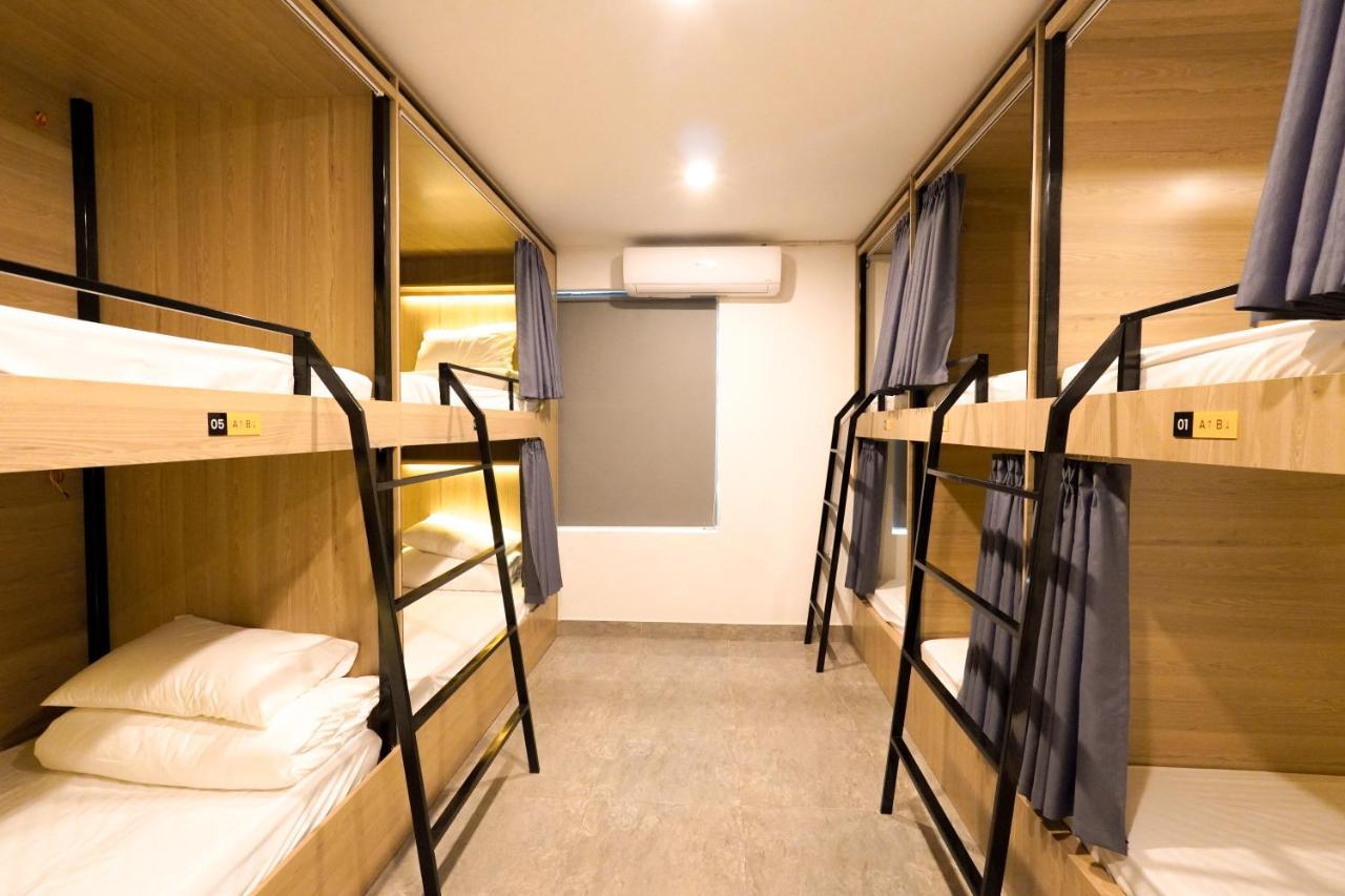 Capsule hotel Motogo *