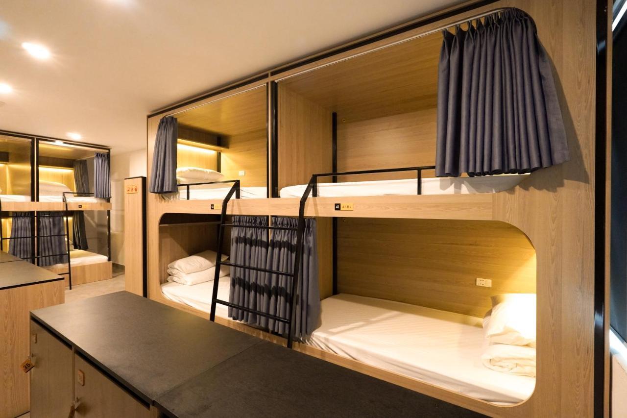 Capsule hotel Motogo *