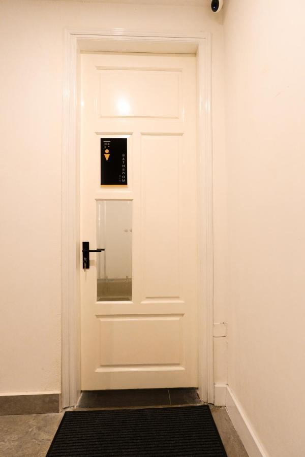 Motogo Capsule hotel