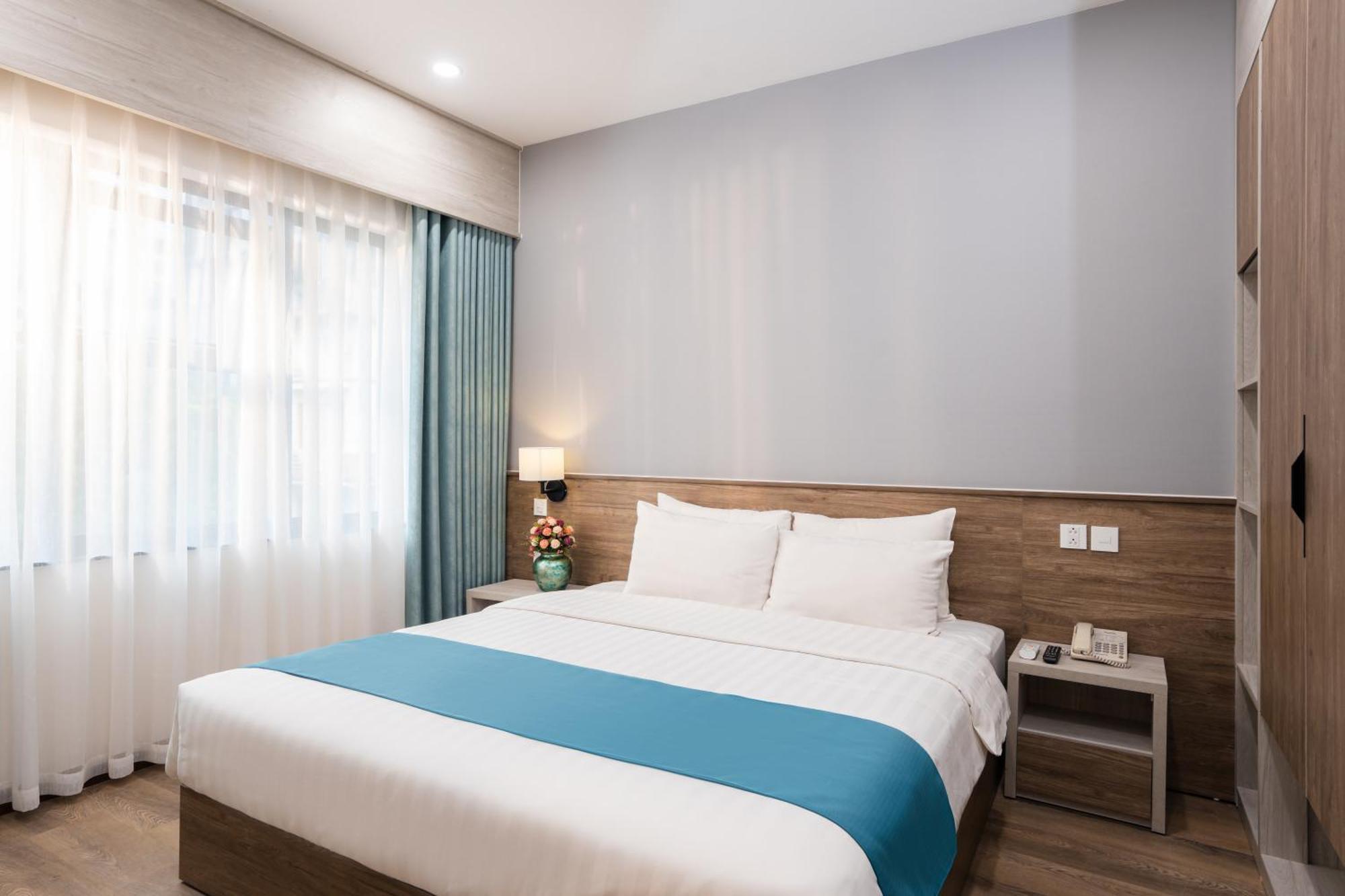 Capital Garden Hotel 4*