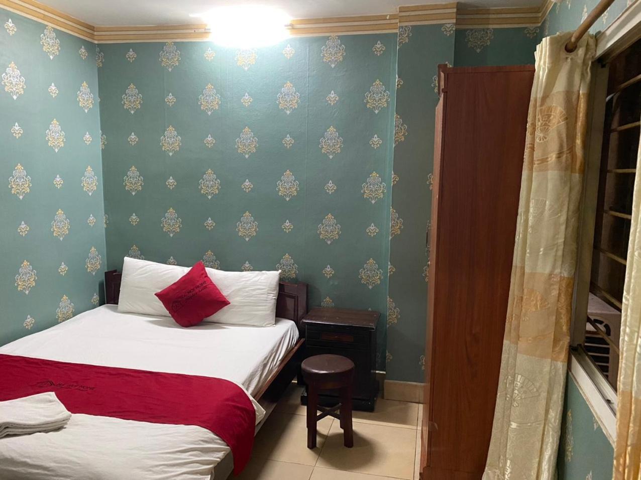 Sophie Hotel *