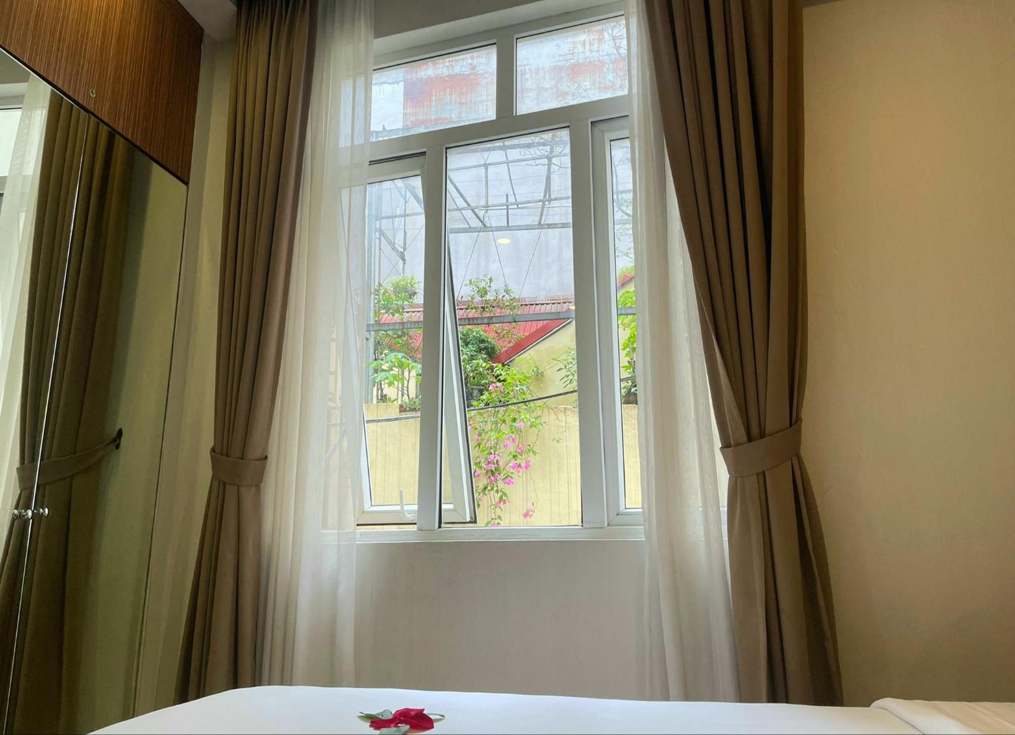 Golden Moon & Travel Hotel 3*