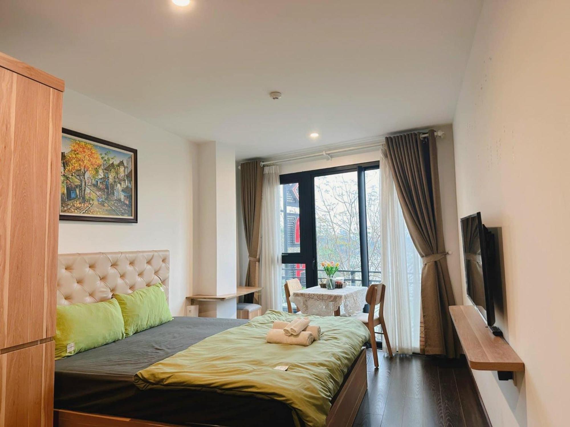 Ha Noi Truc Bach Lake View Studio *