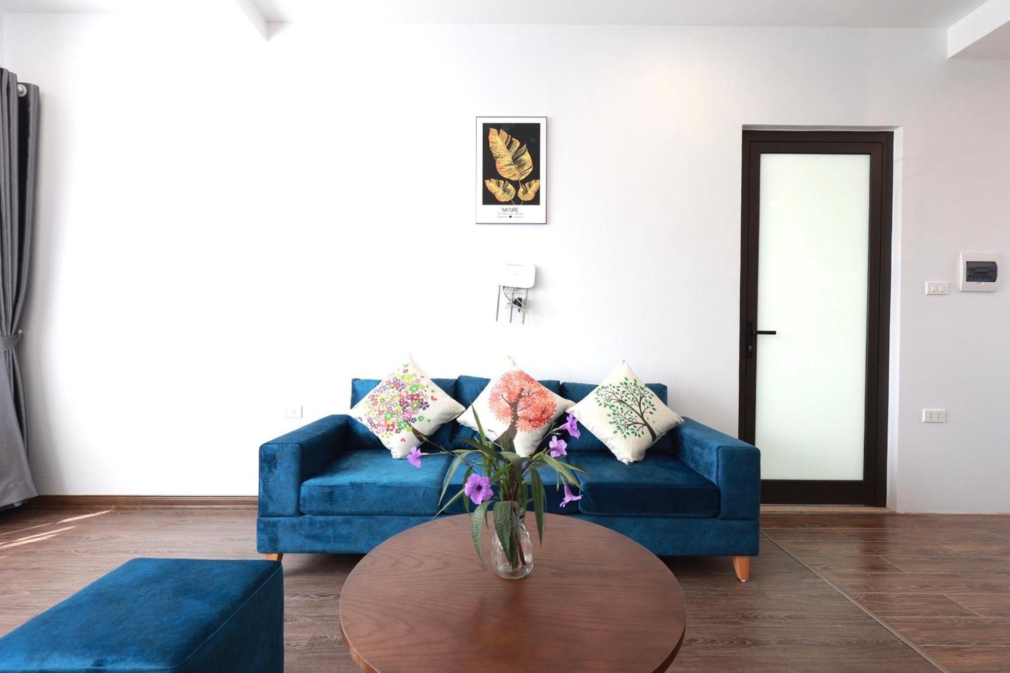 Cozy Sunside Balcony Westlake * Hanoi