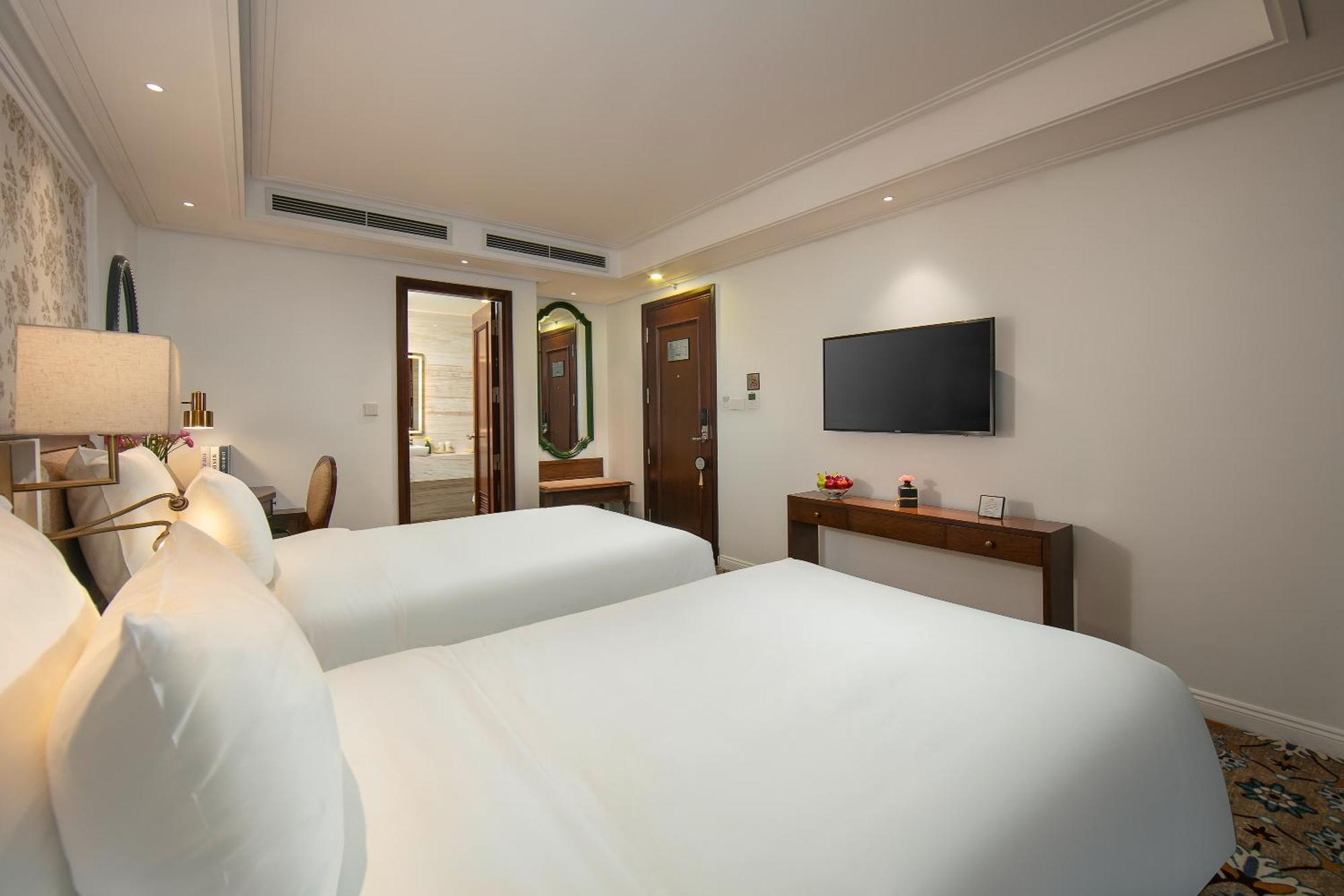 The Oriental Jade Hotel 5*