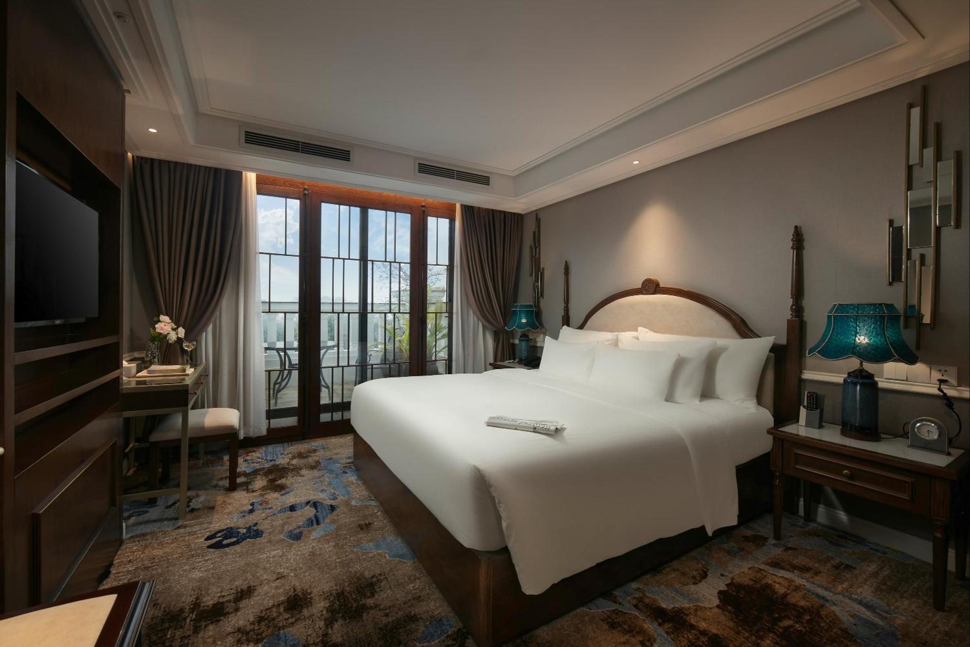The Oriental Jade Hotel
