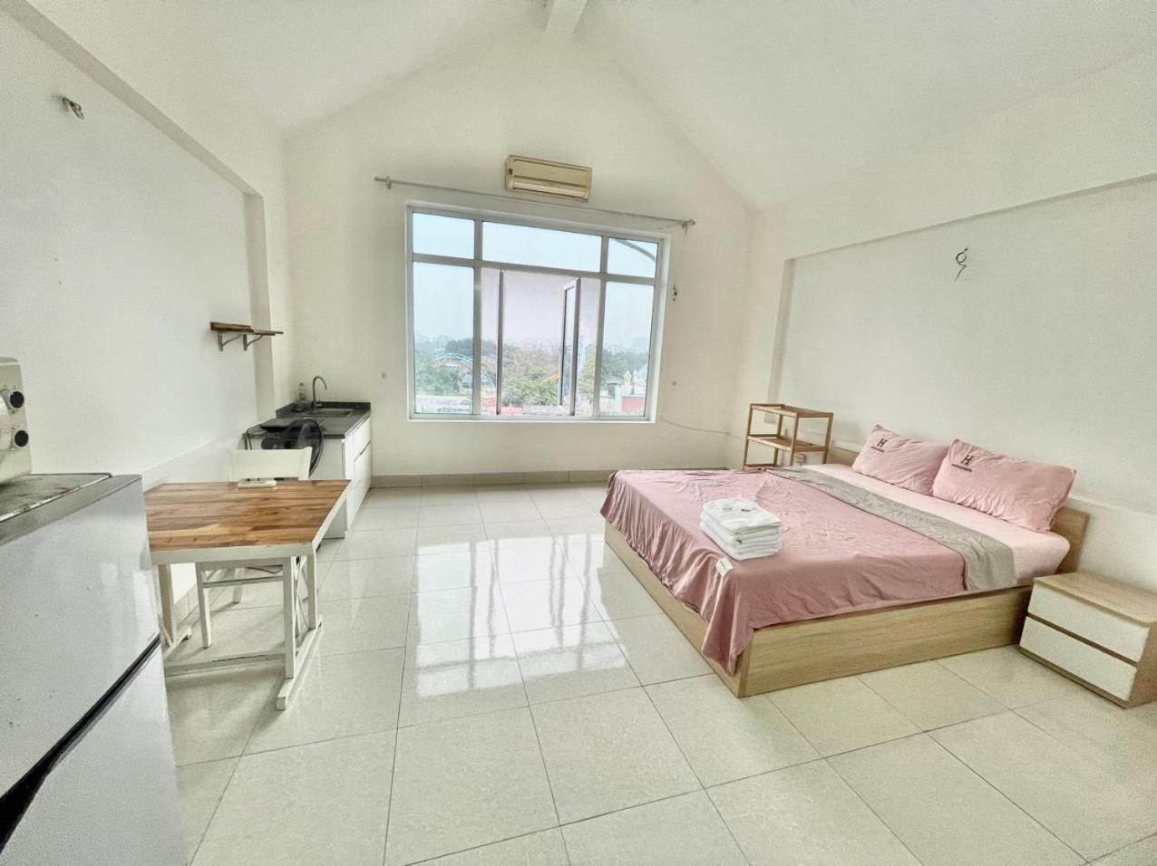 1351 Chilling View Close Ho Tay Full Natural Light Apartment
