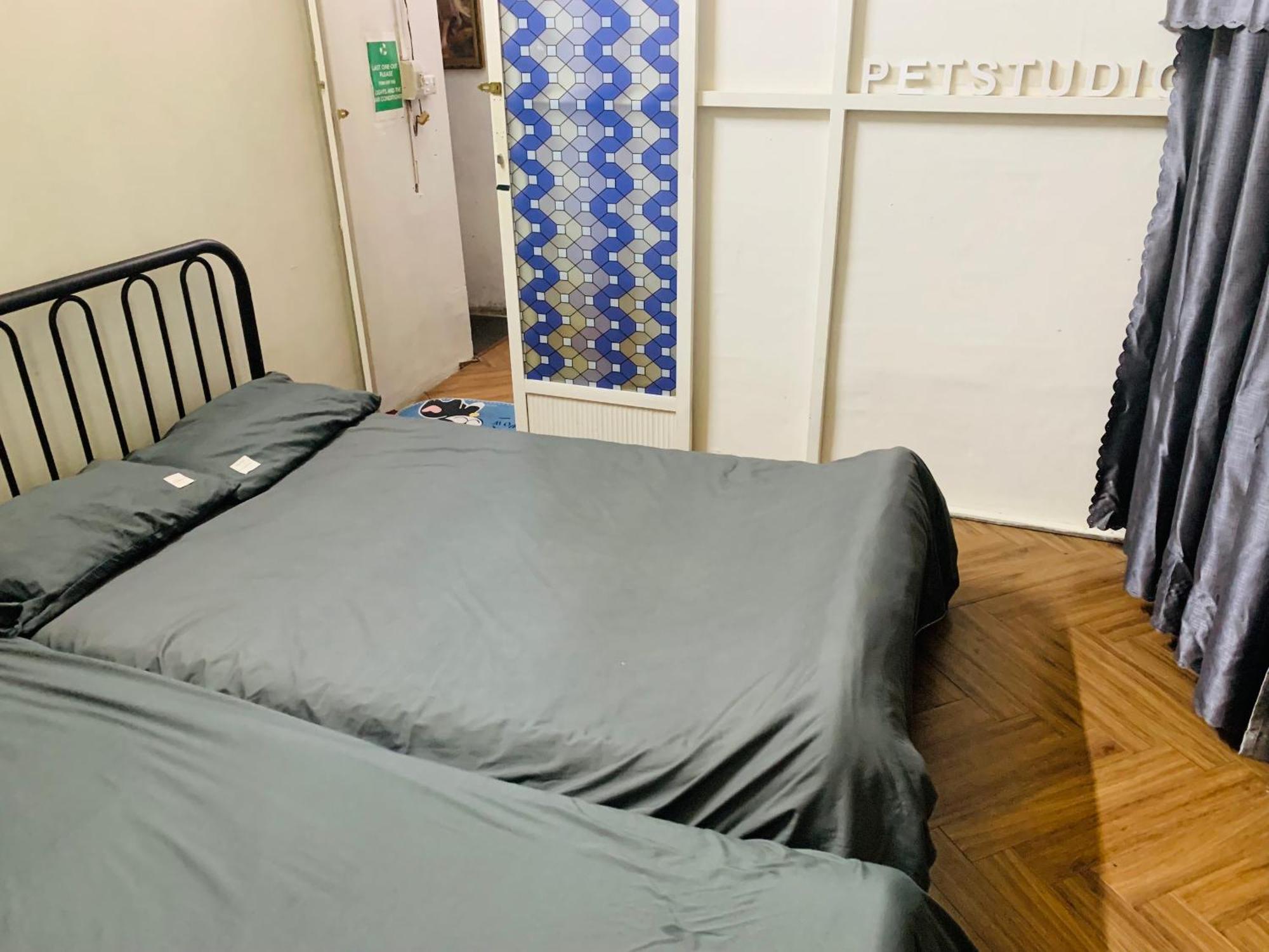 Homestay Head Of Quarter -triple Bed Room- Cheap