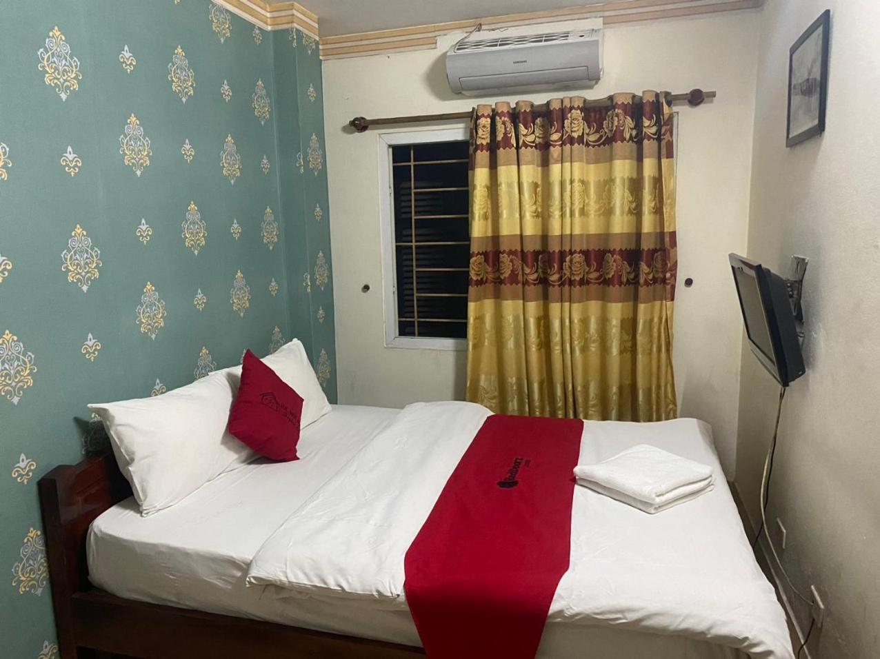 Sophie Hotel *
