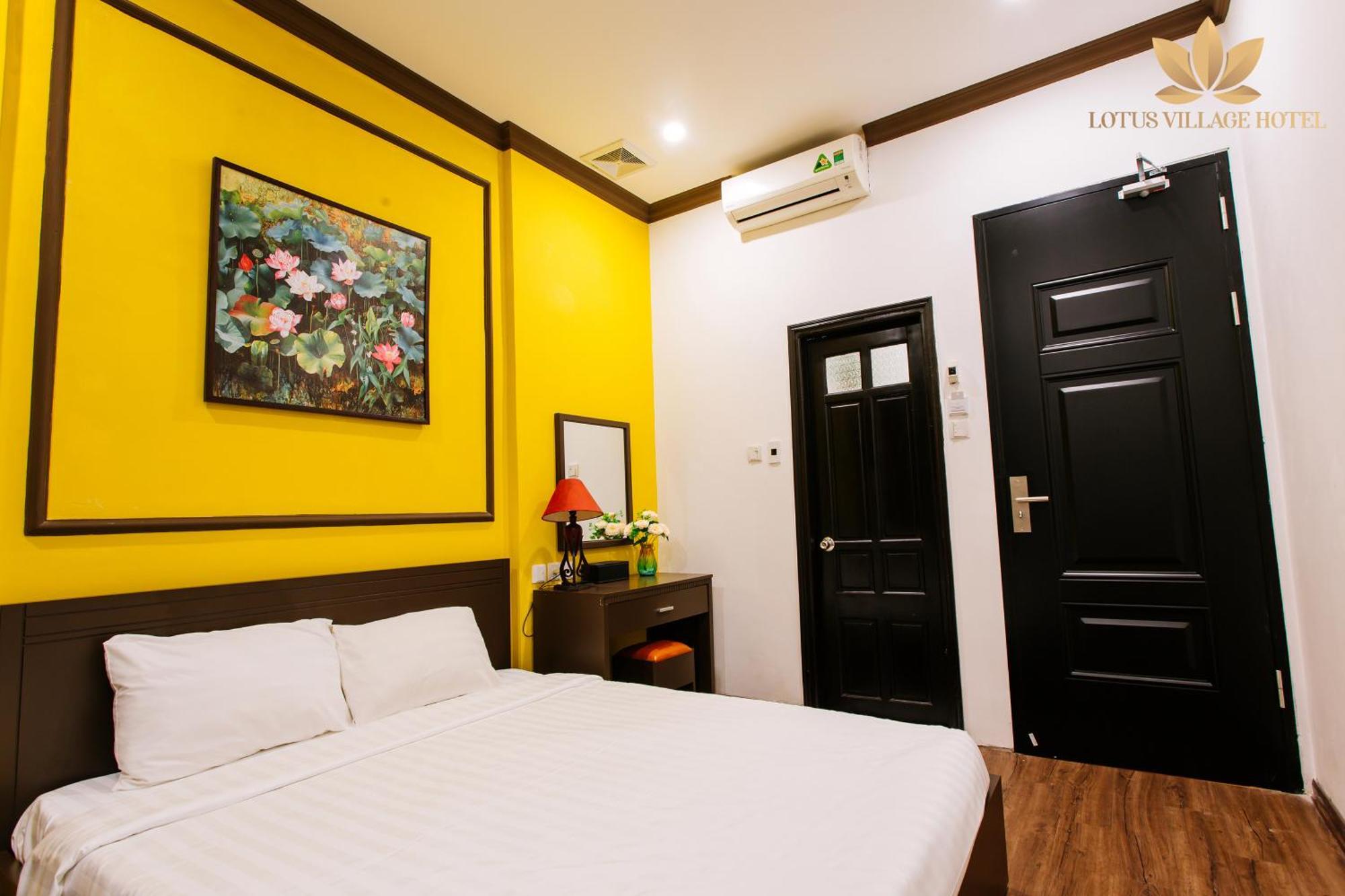 Khách sạn Lotus Village - 68 Hang Bo Hn - By Bay Luxury 3*