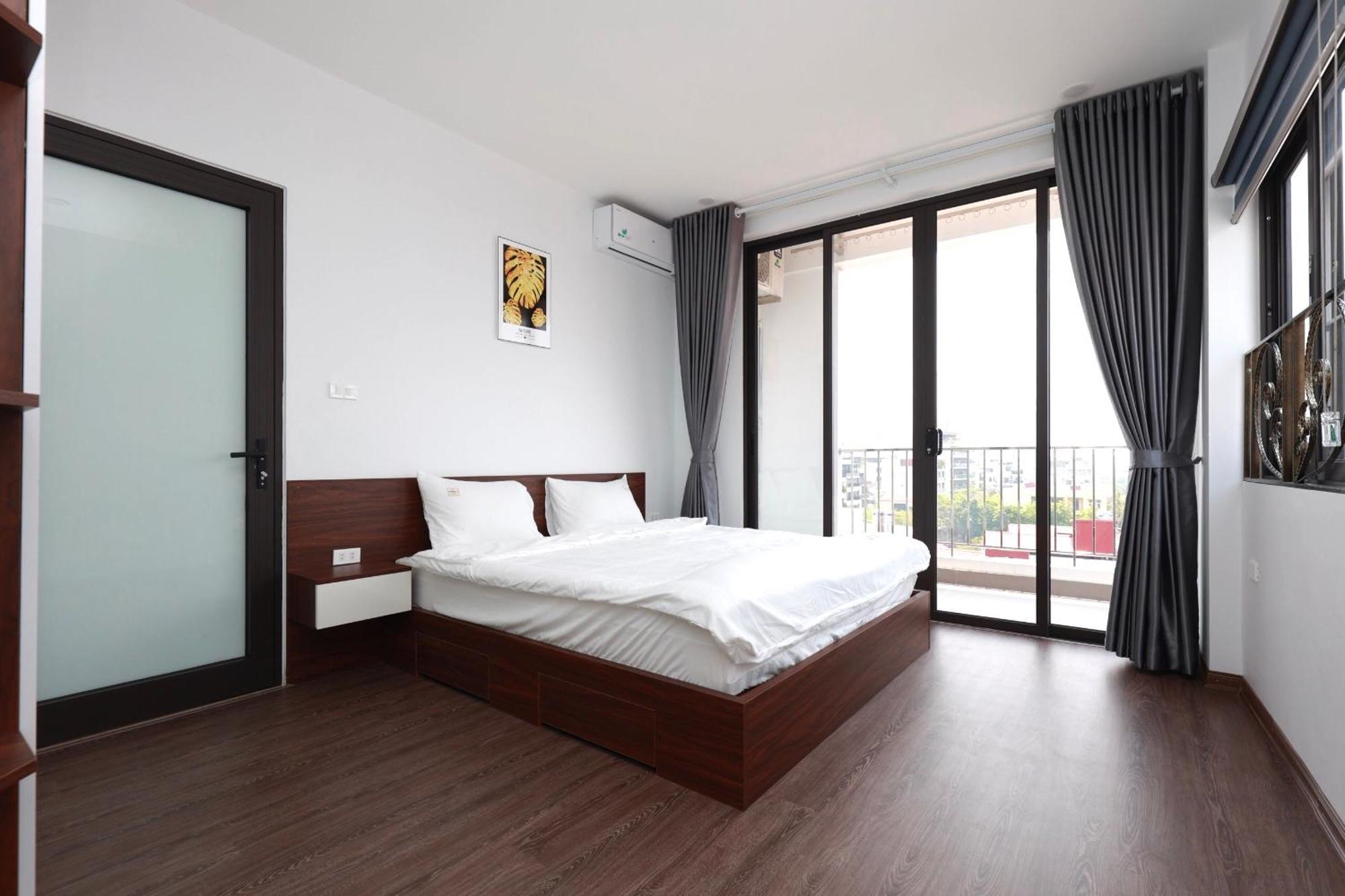 Apartment Cozy Sunside Balcony Westlake Hanoi