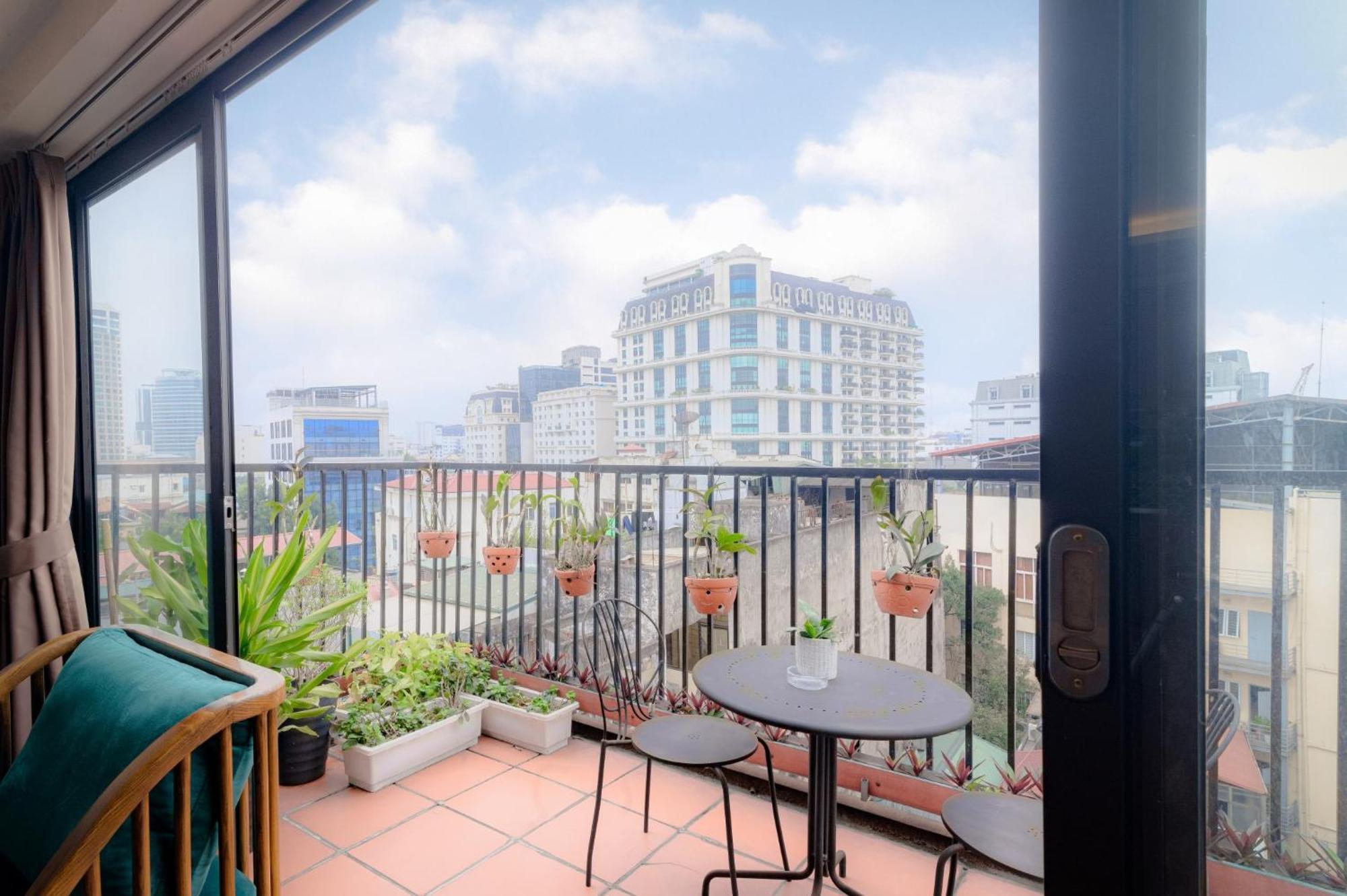 Luxe Paradise 22 Nam Ngu Street
