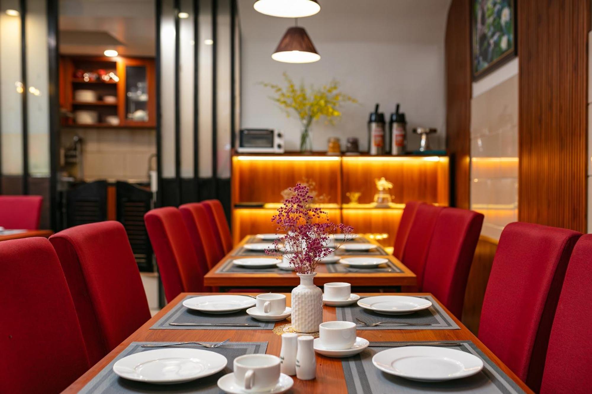 Hotel Silk Flower & 3*
