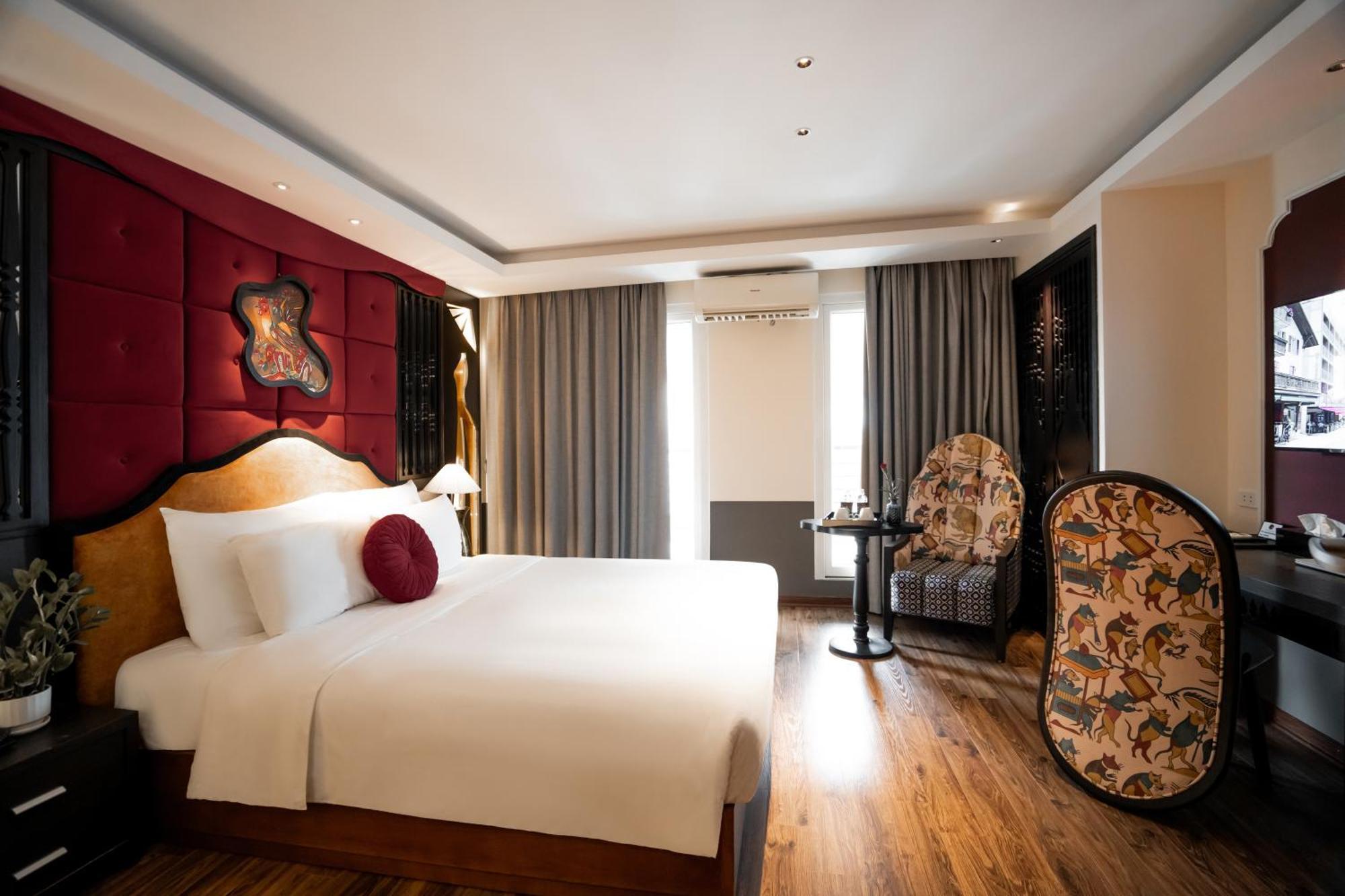 Center Silk Classic & Travel Hotel