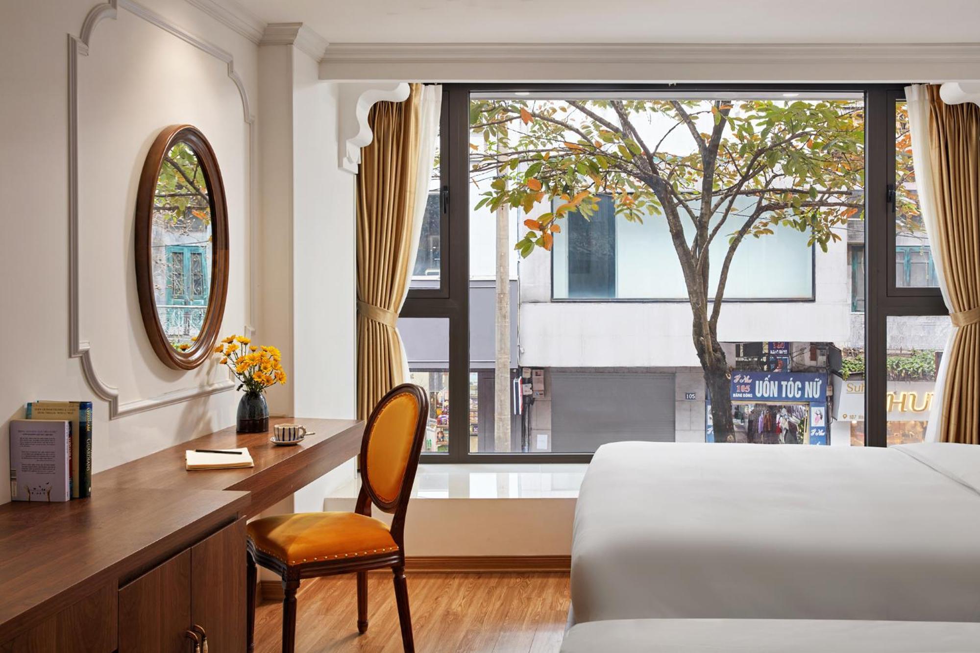 Eliana Premio Hotel Hanoi