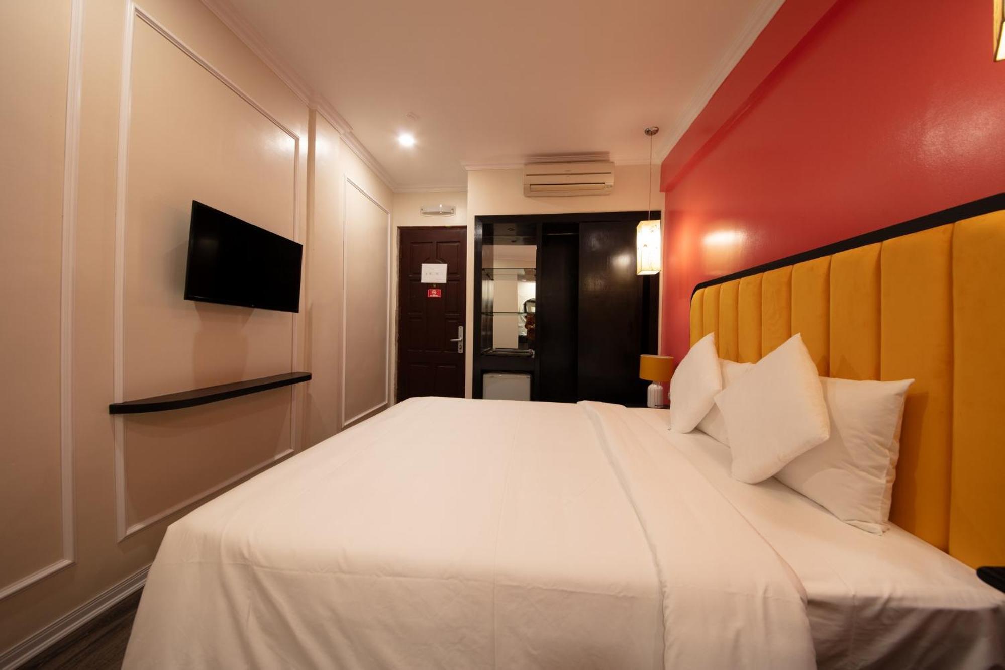 Omina & Travel Hotel