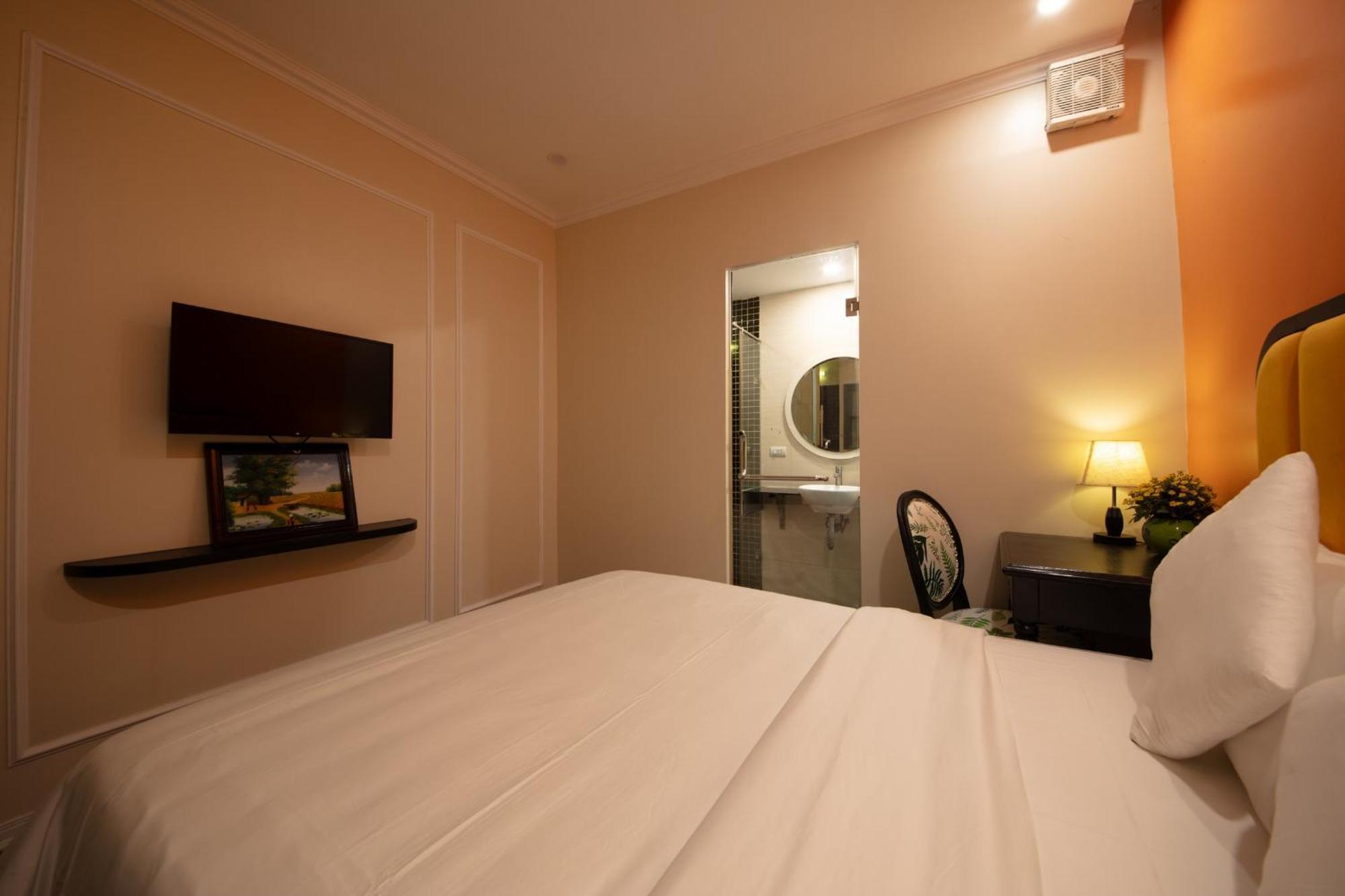 Hotel Omina & Travel 4*