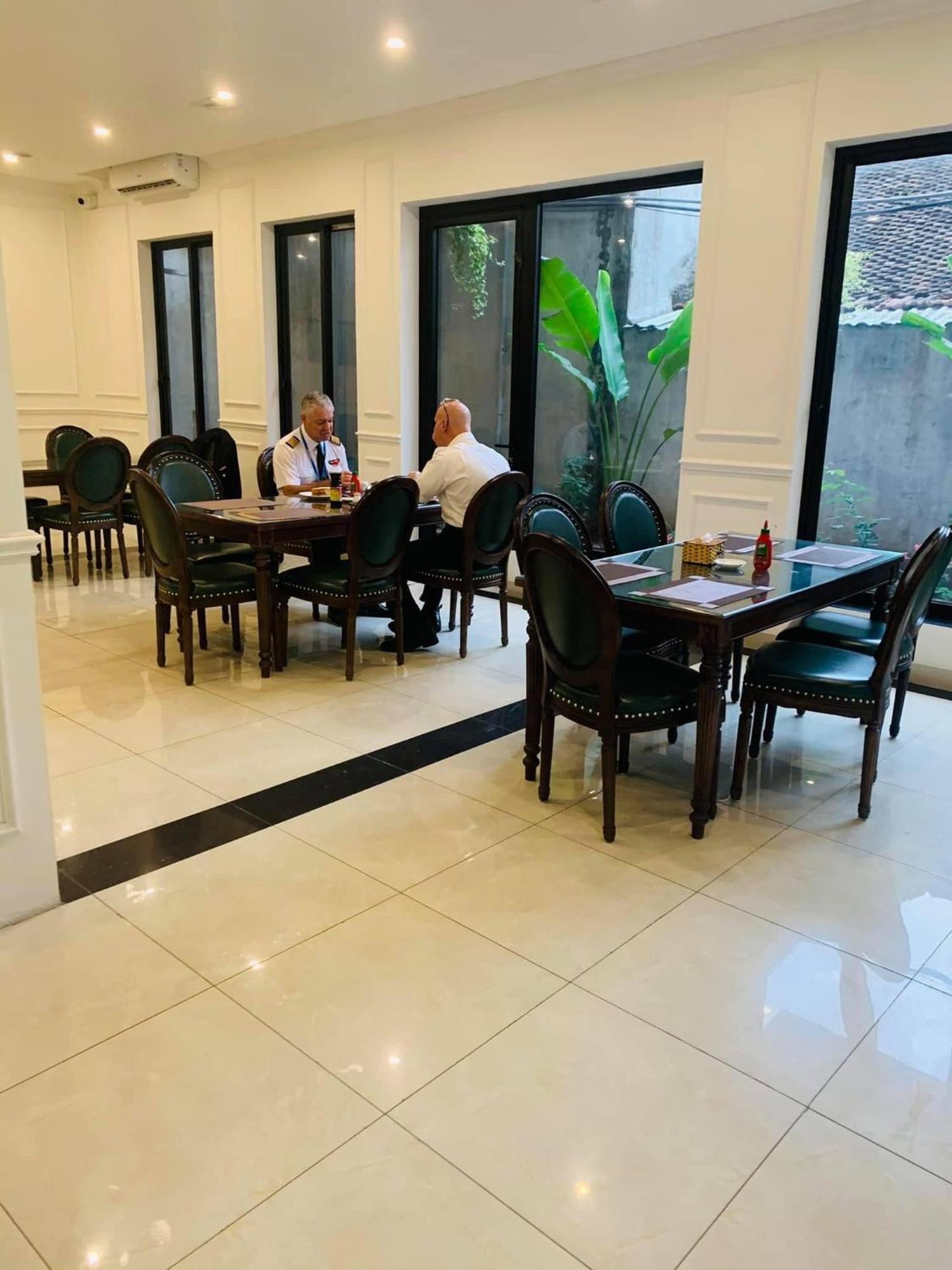 Paragon Noi Bai & Pool Hotel