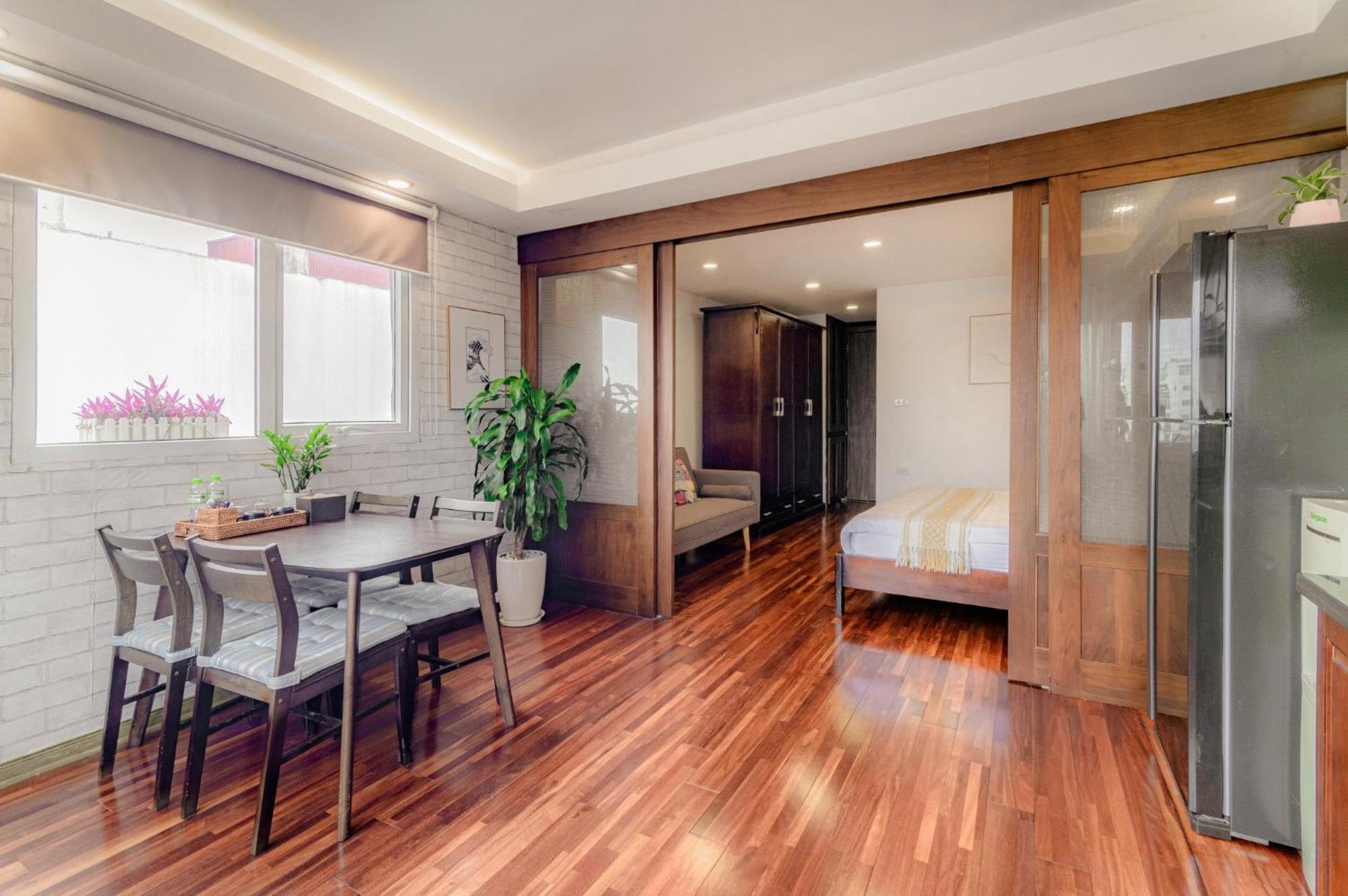 Luxe Paradise 22 Nam Ngu Street *