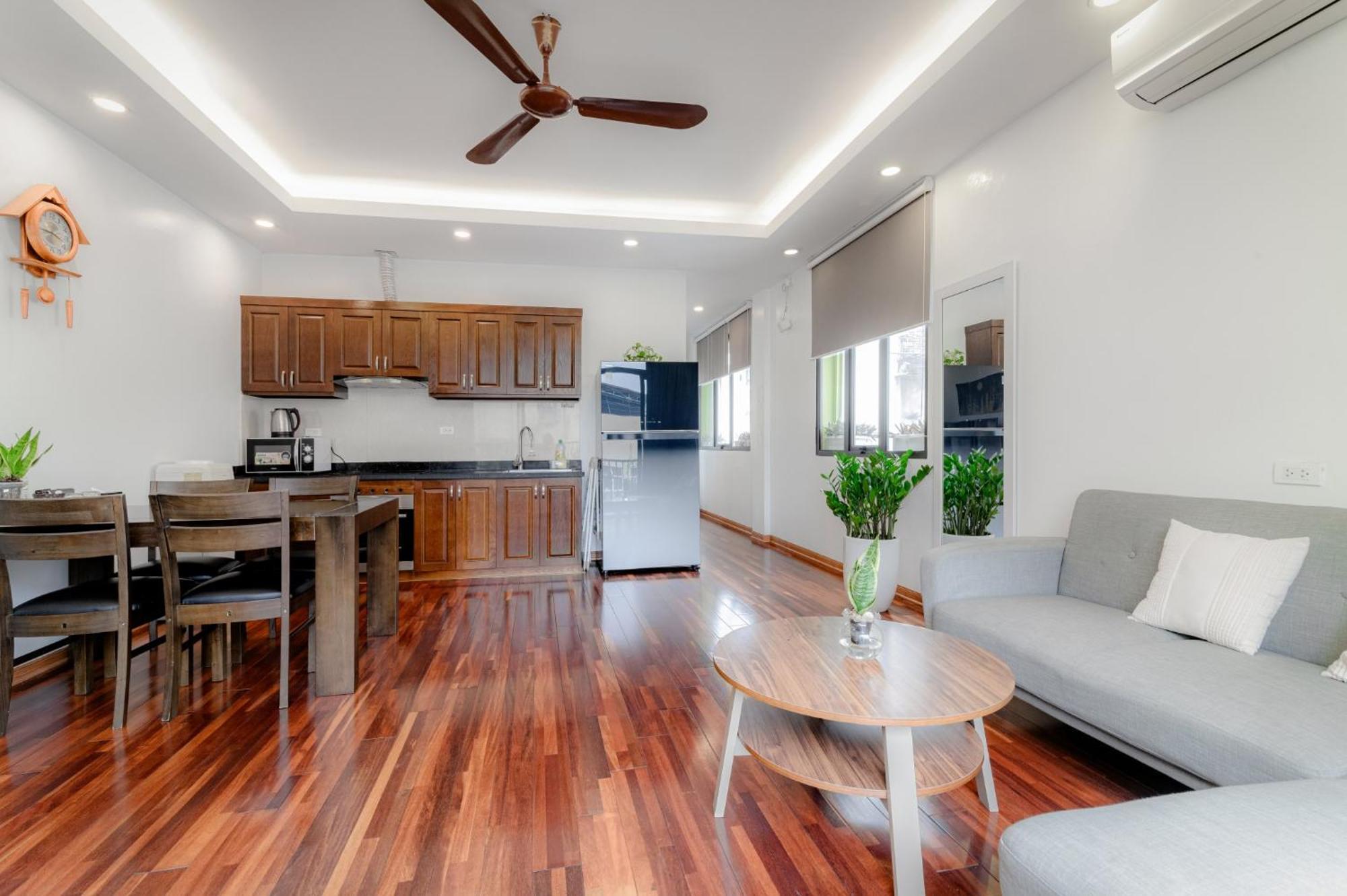 Luxe Paradise 22 Nam Ngu Street * Hanoi