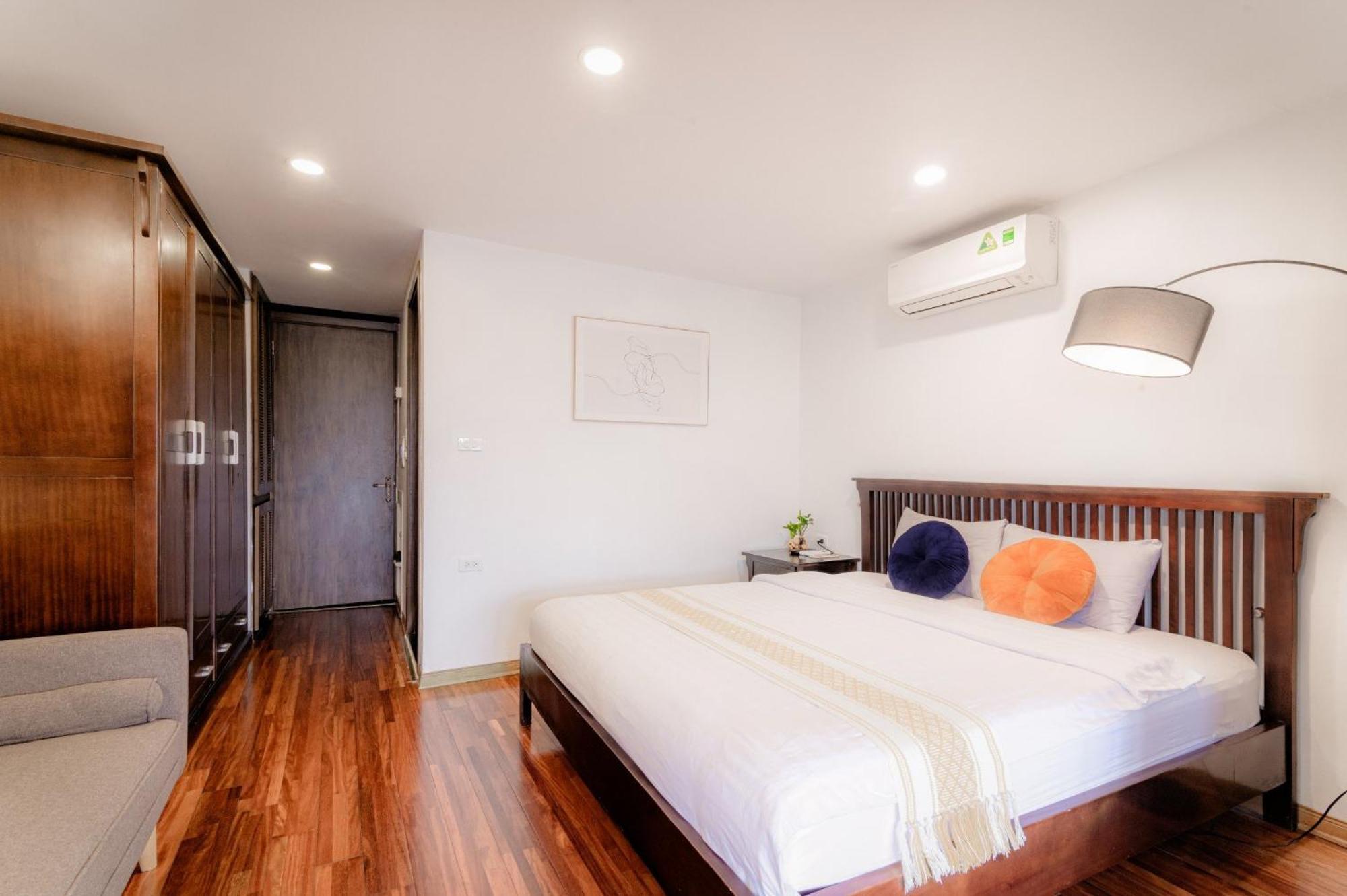 Luxe Paradise 22 Nam Ngu Street *