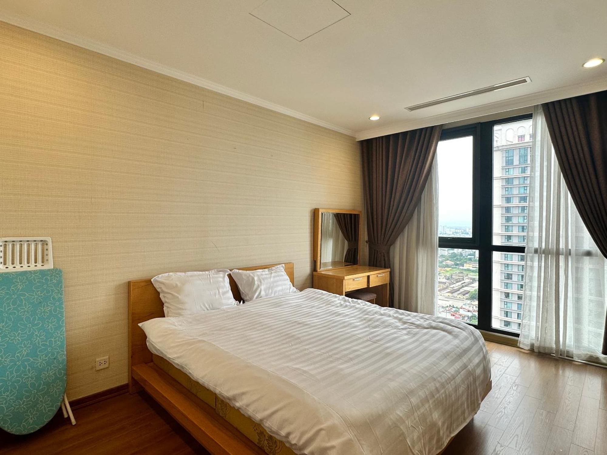 Beu Vincom Royal Apartment Hanoi