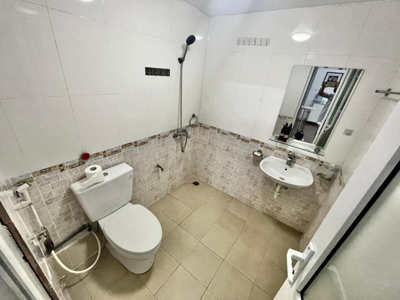 1342 Bedroom Chilling View Spacious Balcony Close Ho Tay Full Sunlight Apartment Hanoi