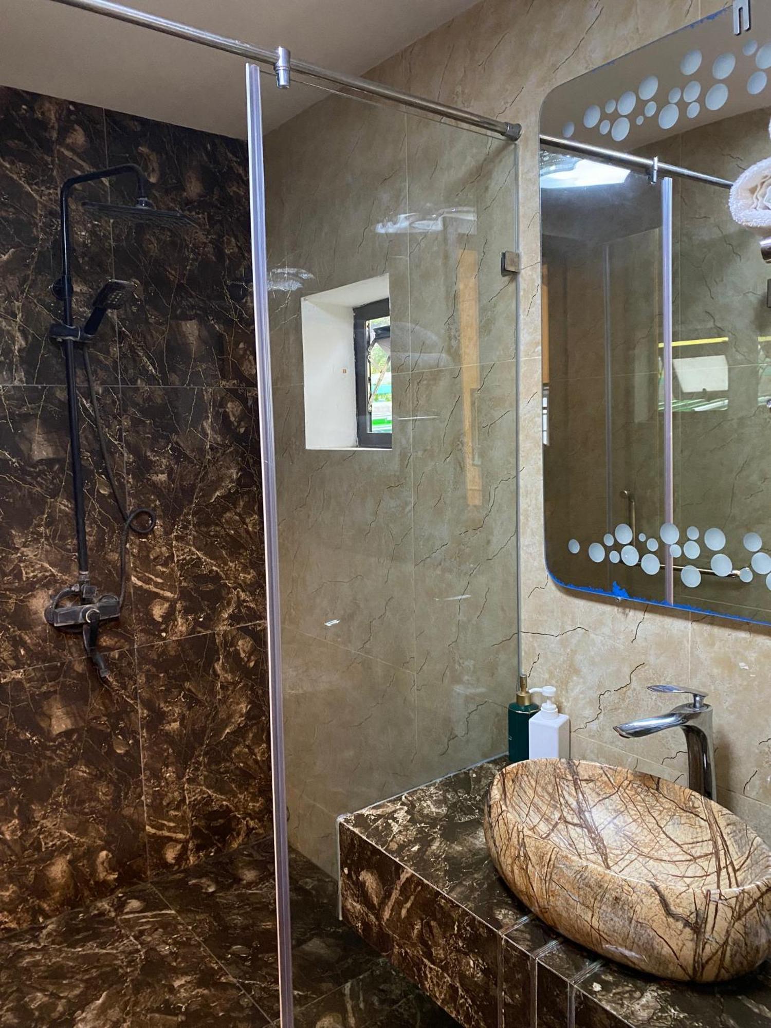 Bao Ngoc Linh Dam 4* Hanoi