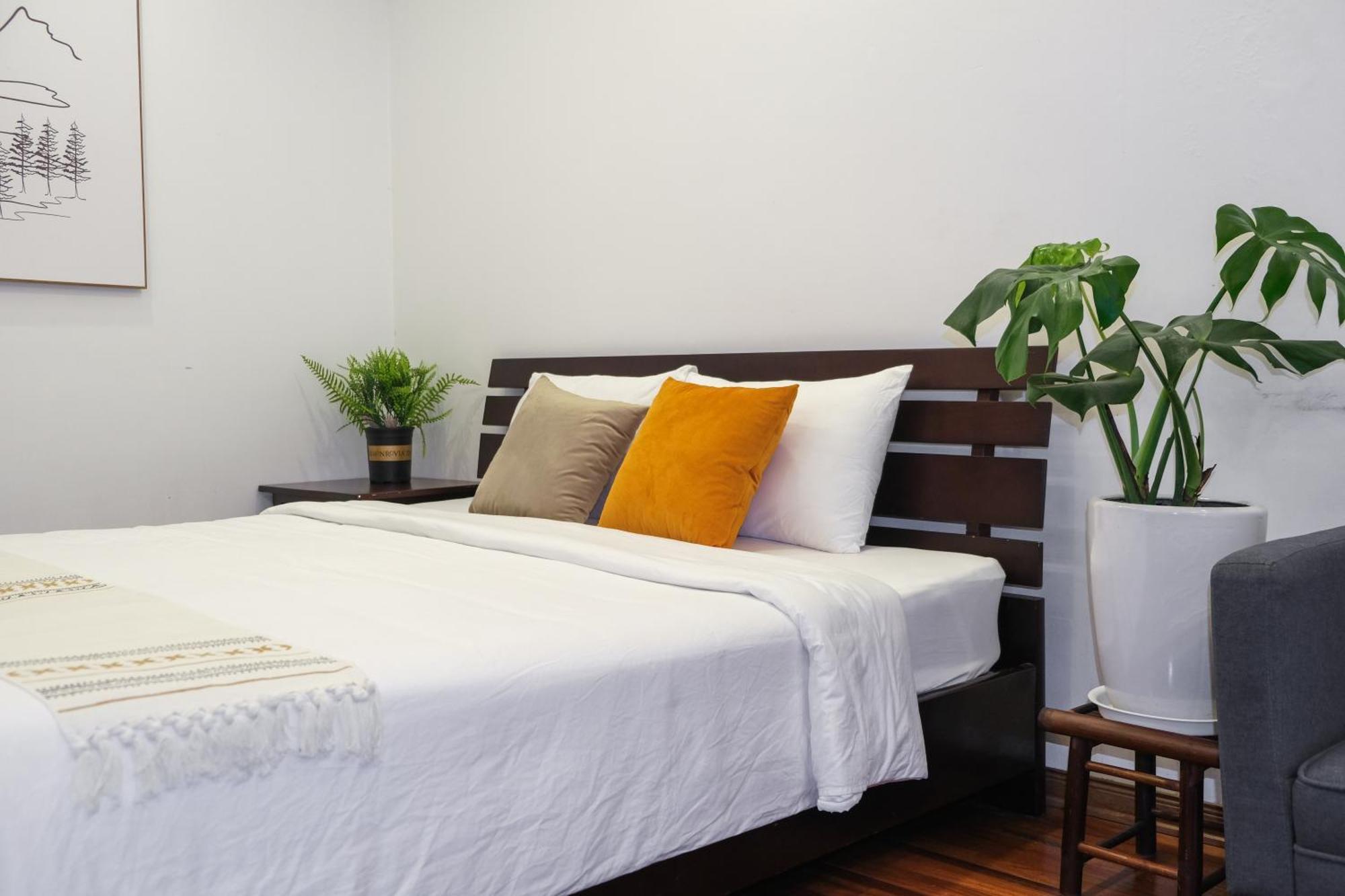 Luxe Paradise 22 Nam Ngu Street * Hanoi