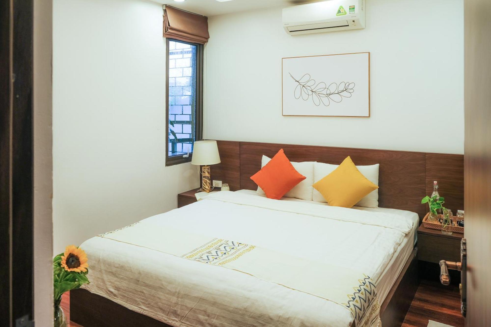 Luxe Paradise 22 Nam Ngu Street * Hanoi