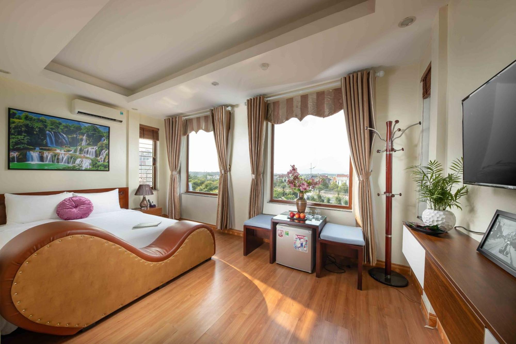 Viet Village & Travel