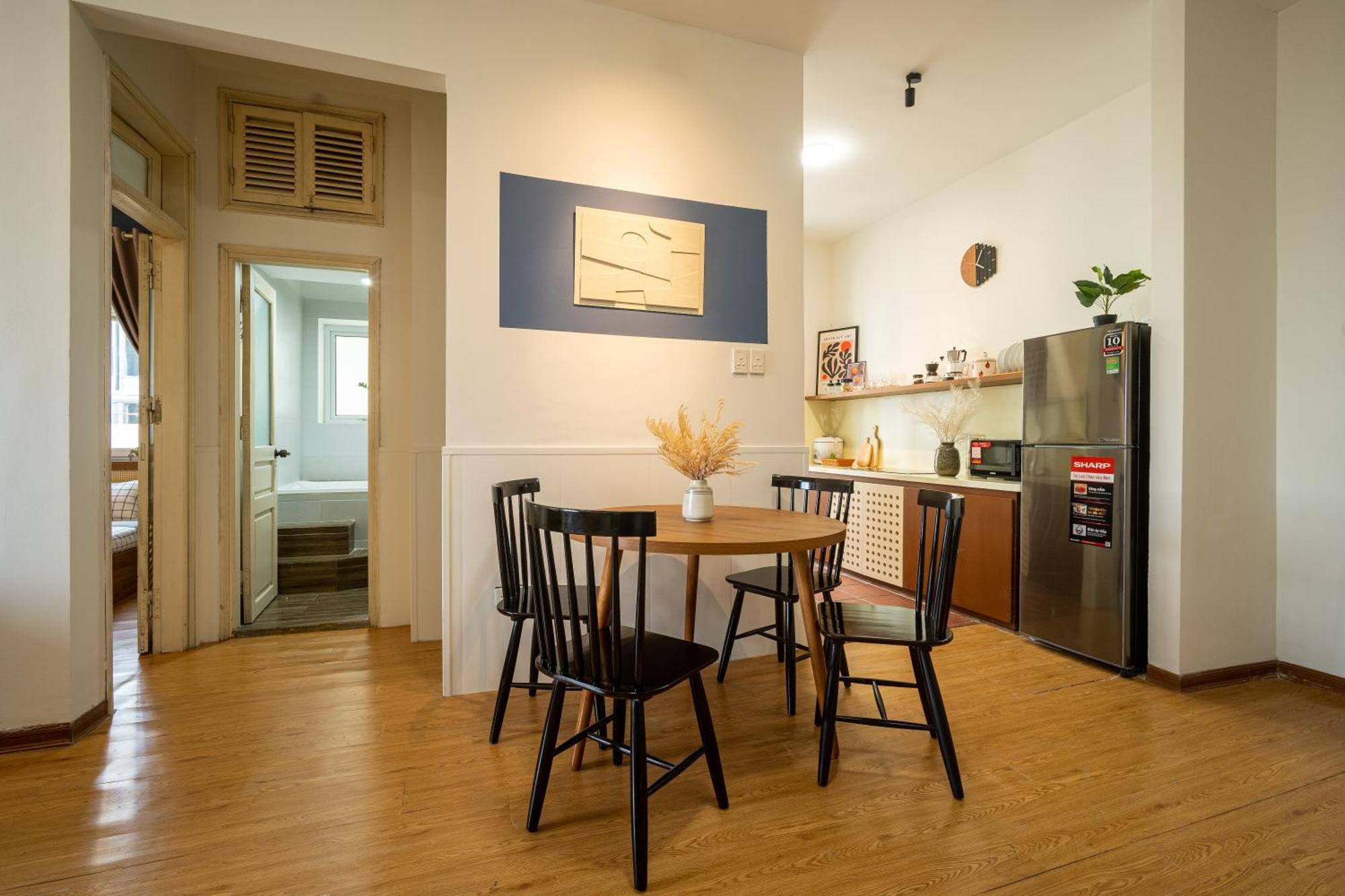 Spacious 2br W/ 2 Bathrooms & Elevator @ Downtown Apartment