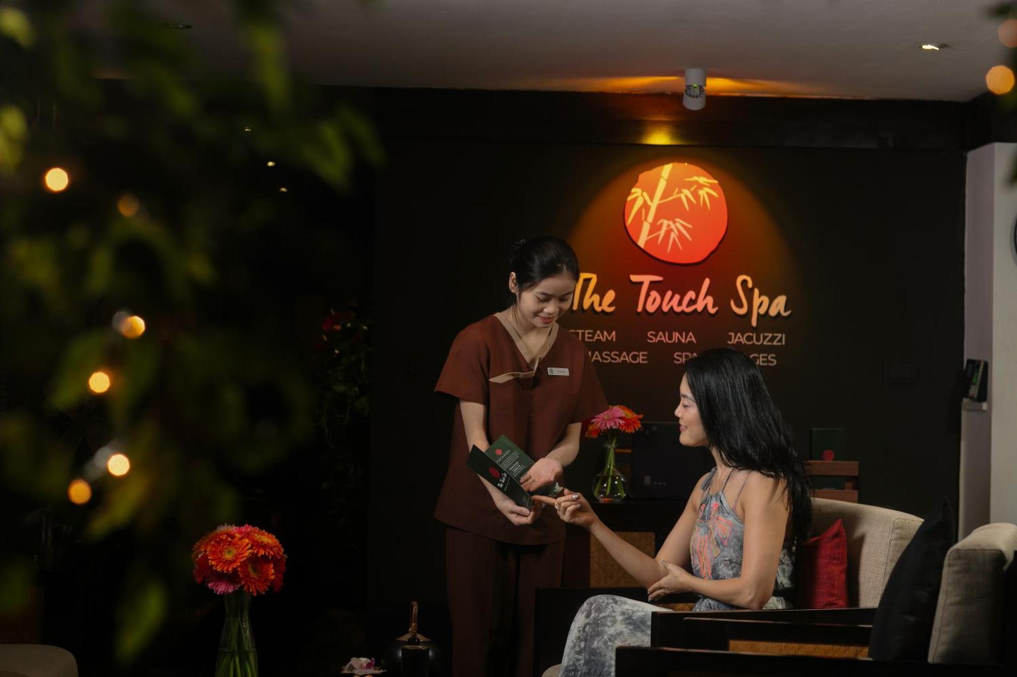 Boutique & Hanoi