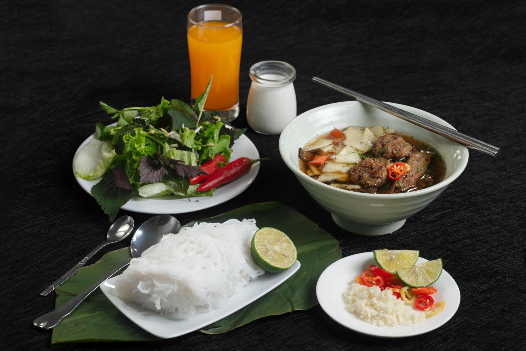 Hotel Brilliant Me Tri & Hanoi