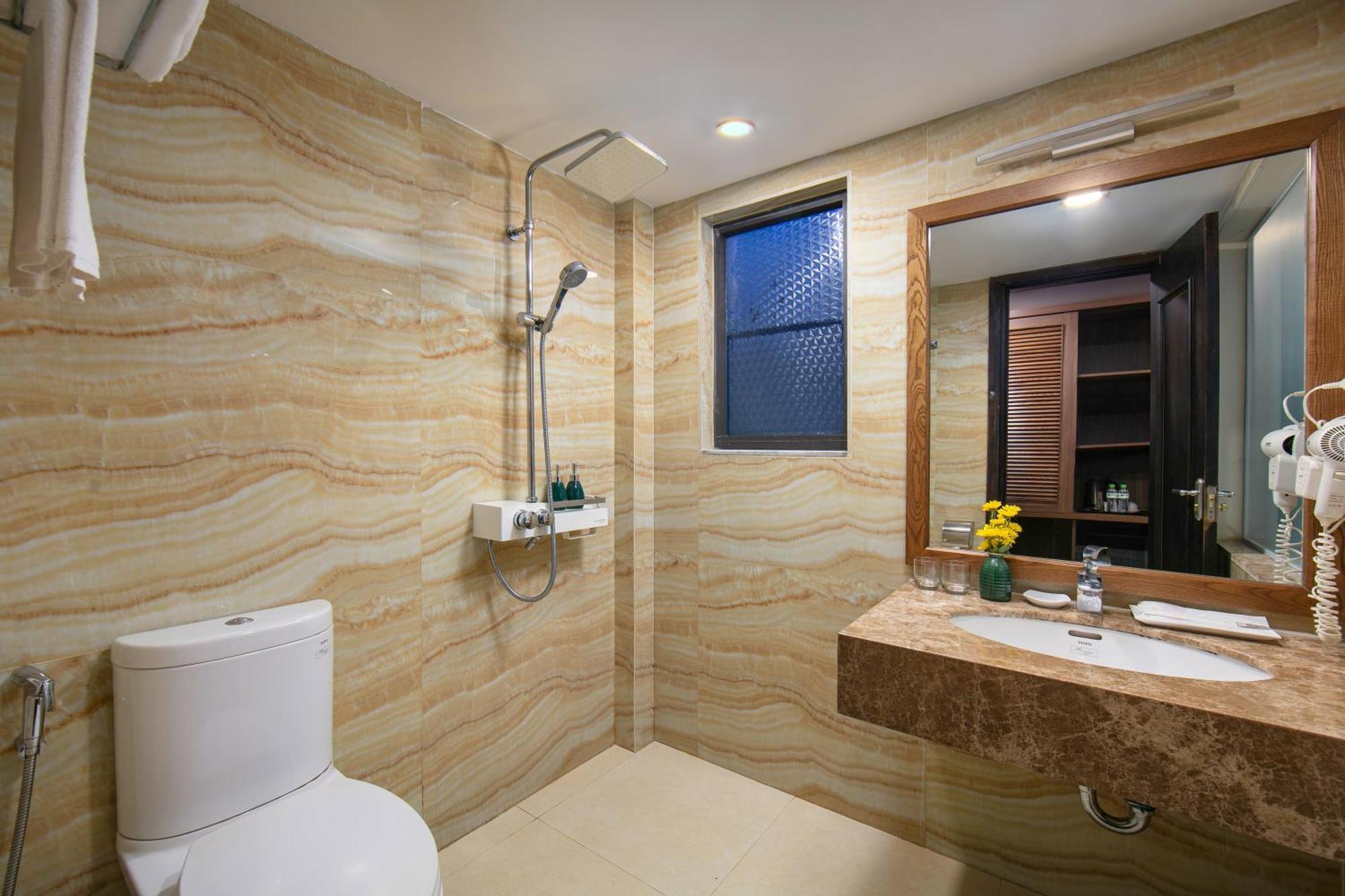 Hotel Brilliant Me Tri & Hanoi