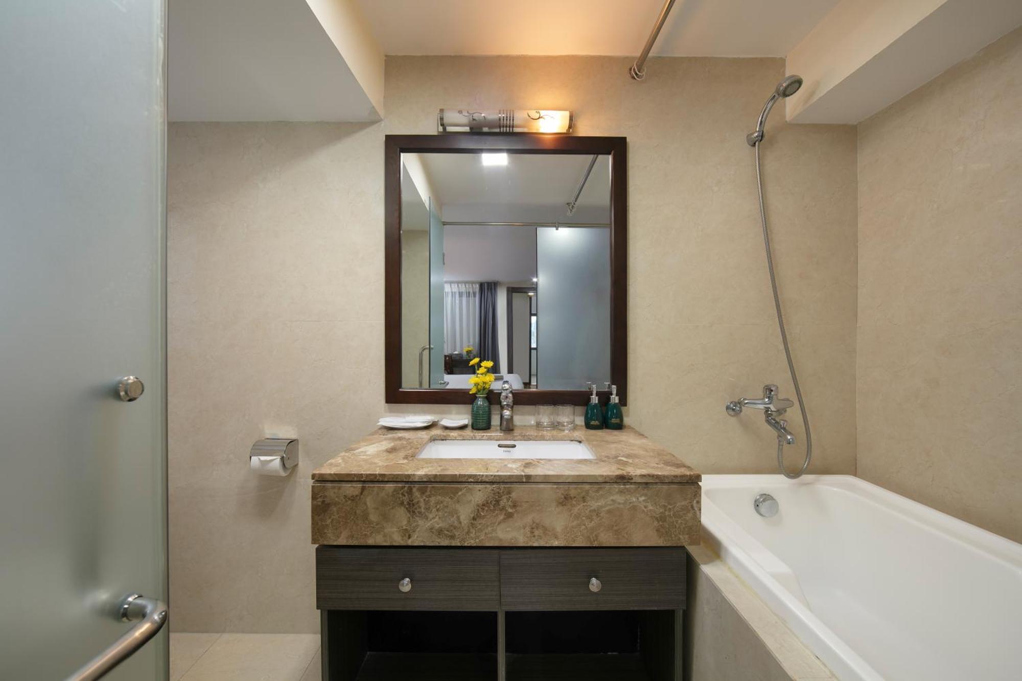 Hotel Brilliant Me Tri &