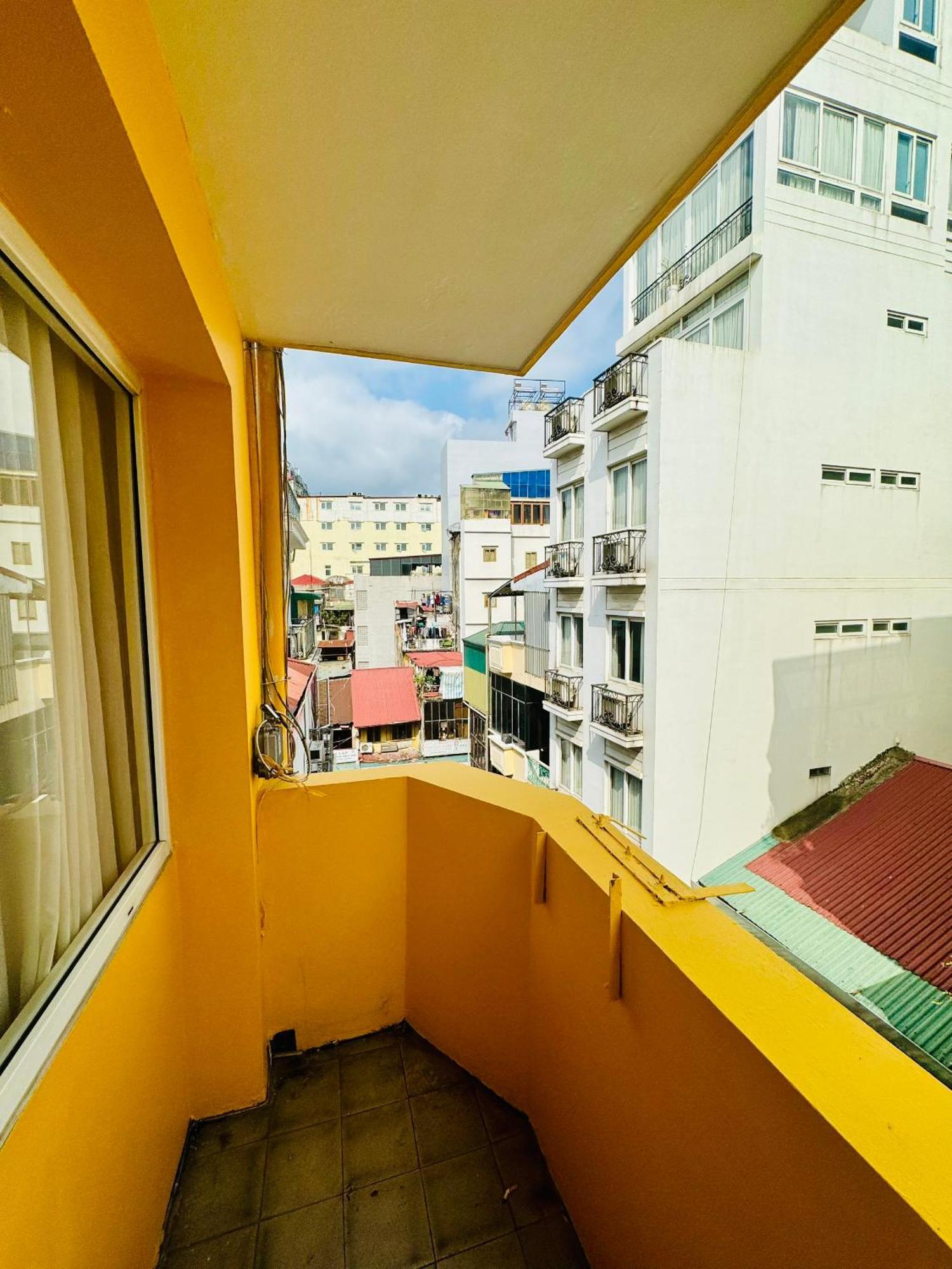Old Quarter Autumn To Tich Ha Noi