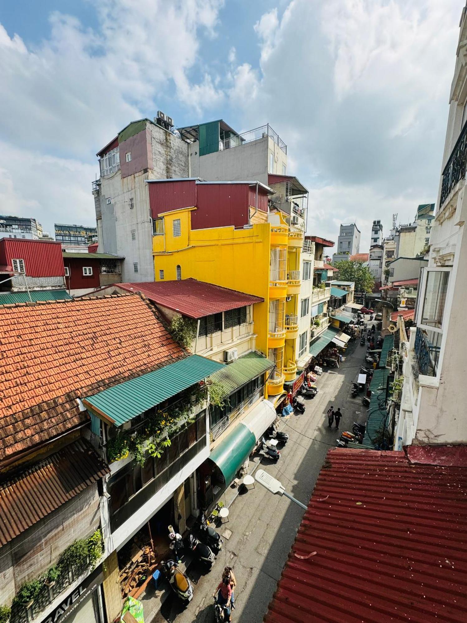 Old Quarter Autumn To Tich Ha Noi