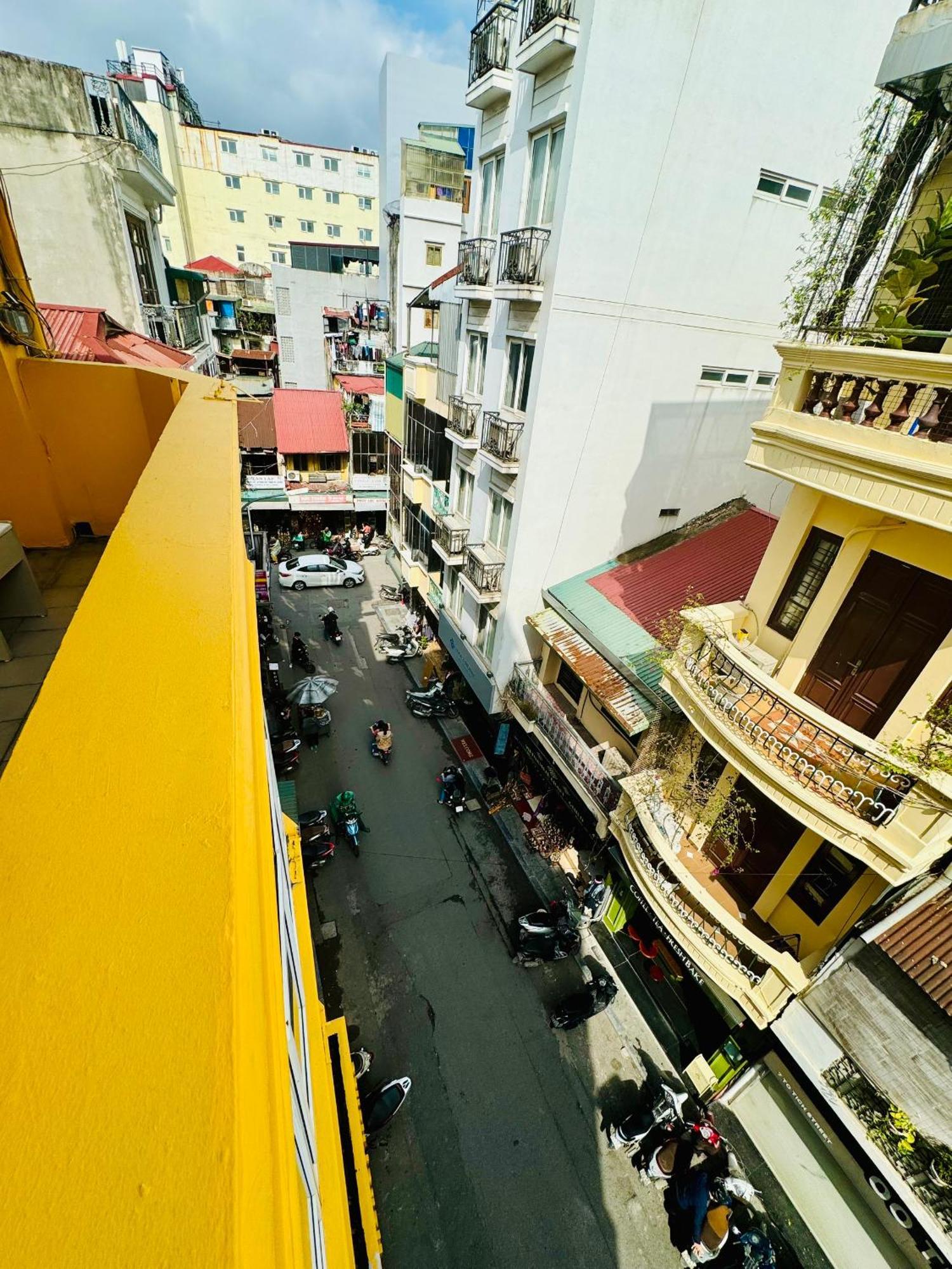 Old Quarter Autumn To Tich Ha Noi