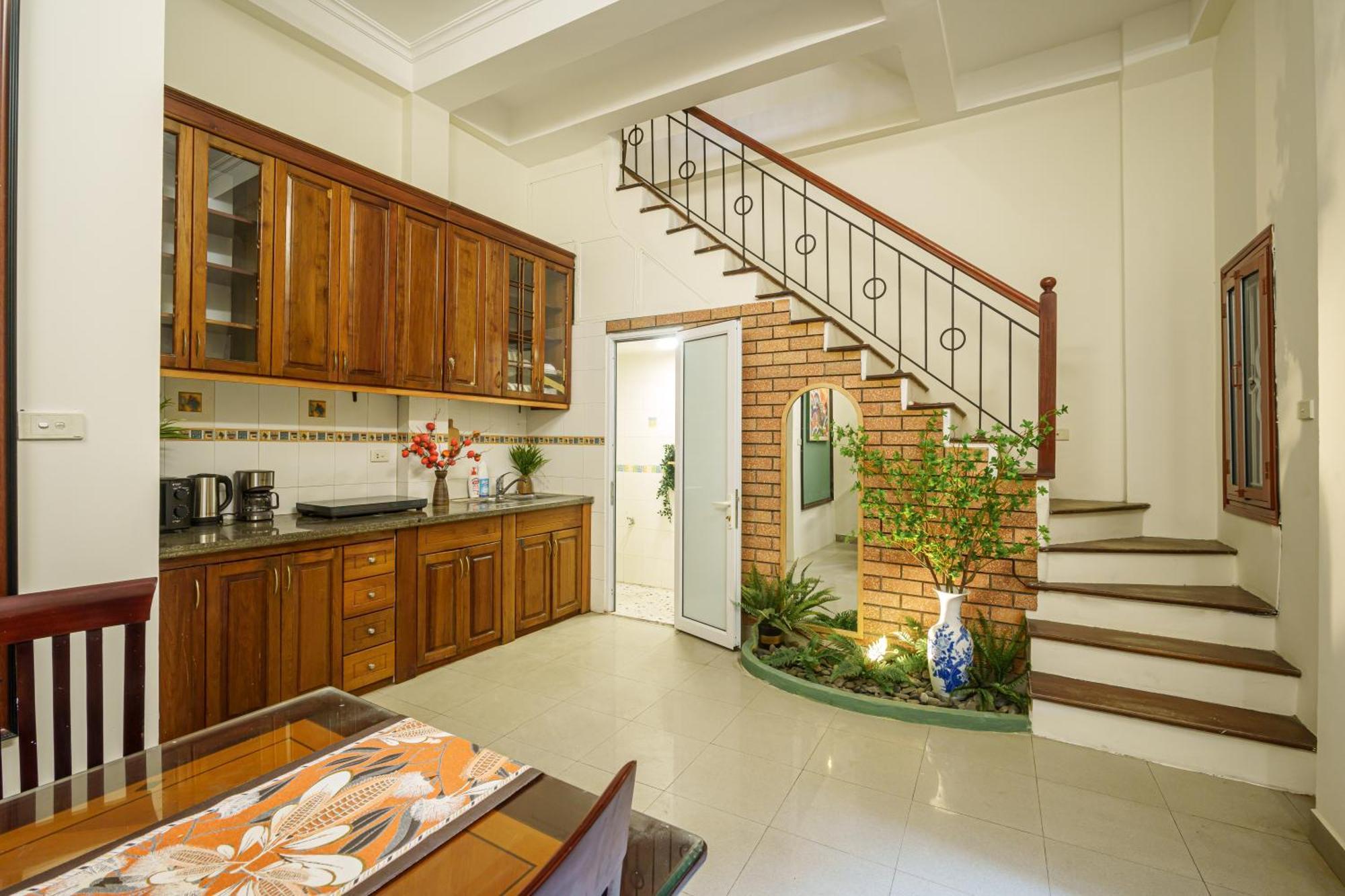 Apartment House Of Comfort - 3 Bedroom & 3 Baths - 1' To Hoan Kiem & Old Quarter Hanoi
