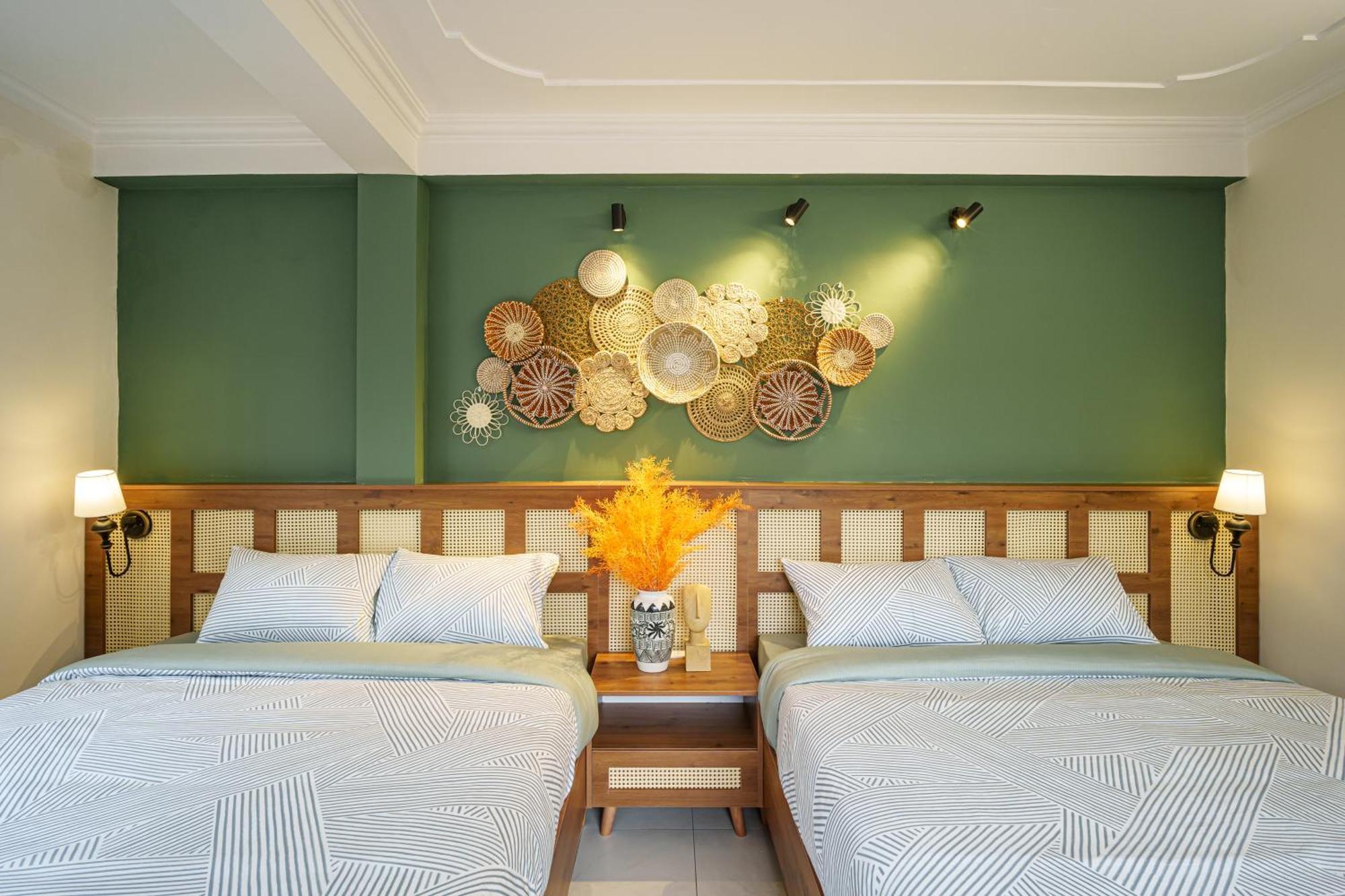 Apartment House Of Comfort - 3 Bedroom & 3 Baths - 1' To Hoan Kiem & Old Quarter *