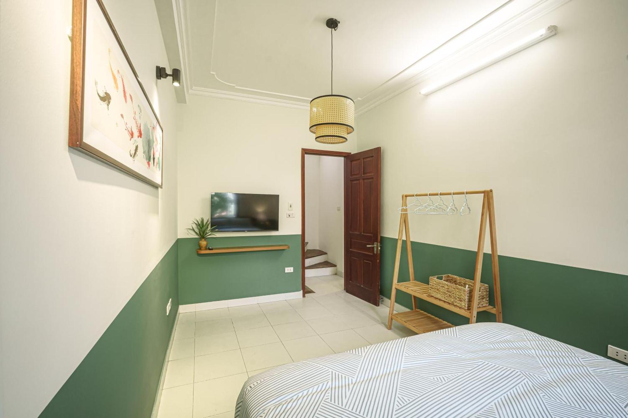 House Of Comfort - 3 Bedroom & 3 Baths - 1' To Hoan Kiem & Old Quarter Hanoi