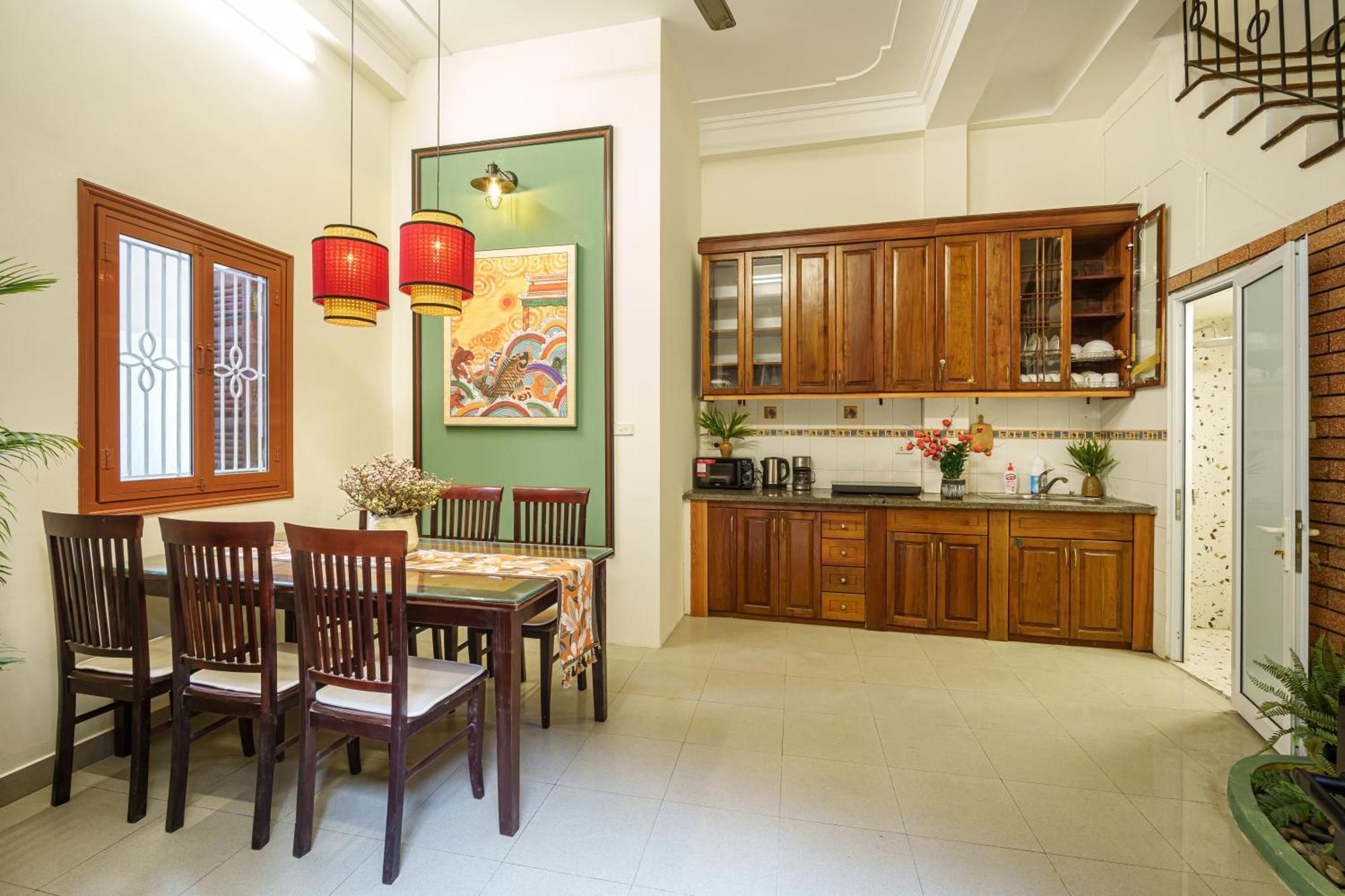 House Of Comfort - 3 Bedroom & 3 Baths - 1' To Hoan Kiem & Old Quarter Hanoi