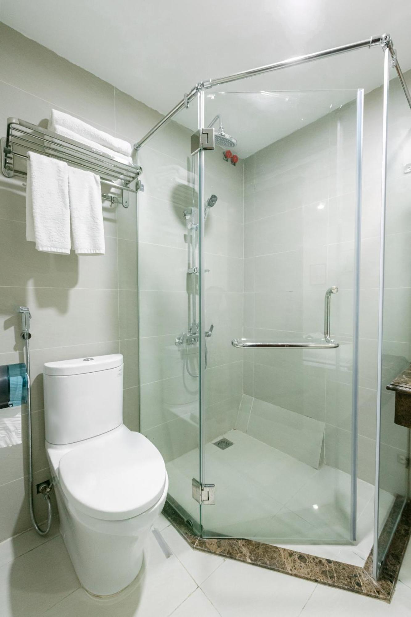 Khách sạn New Century Cầu Giấy